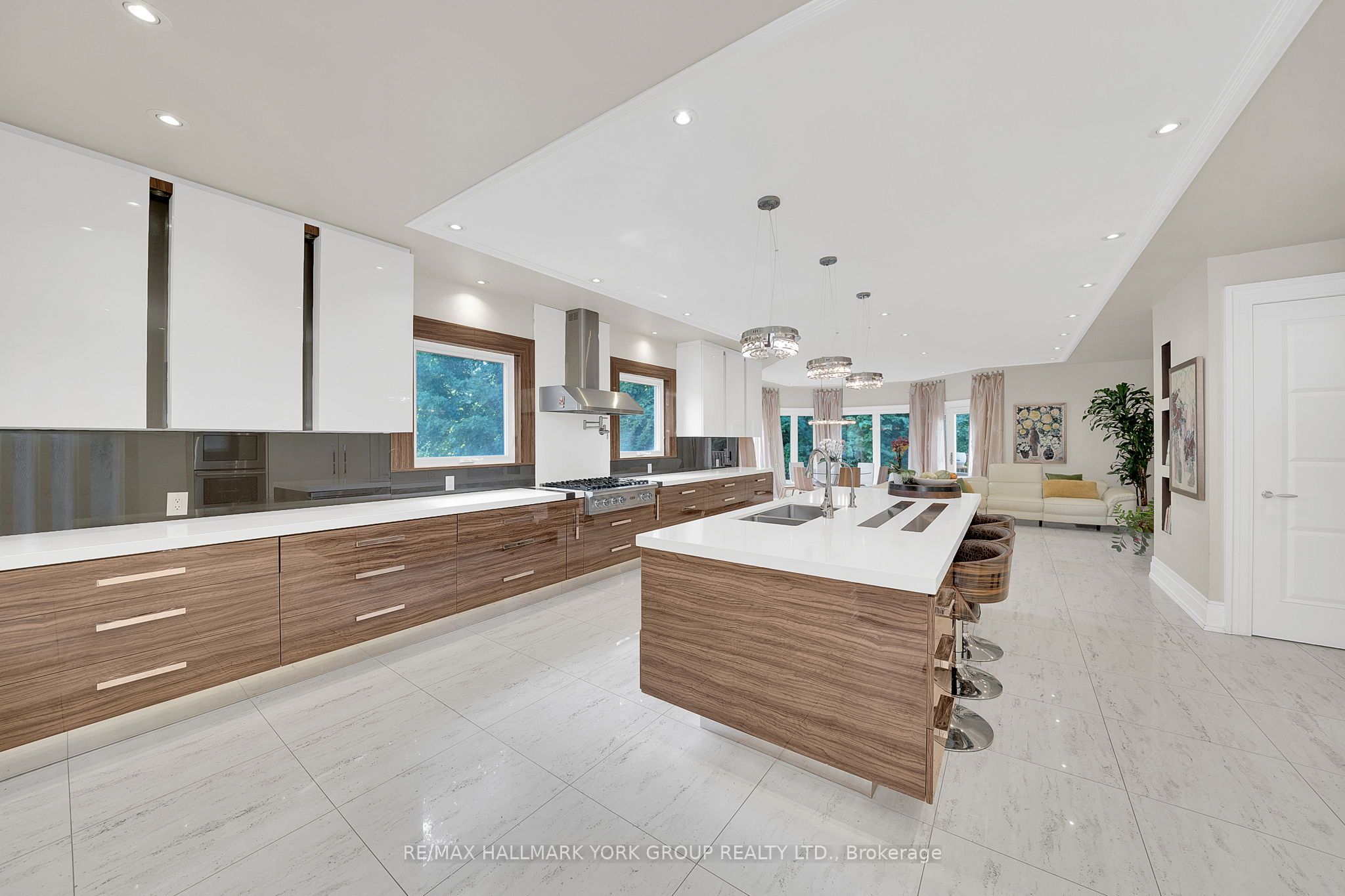 24 Dew Drop Court Property Photo 8