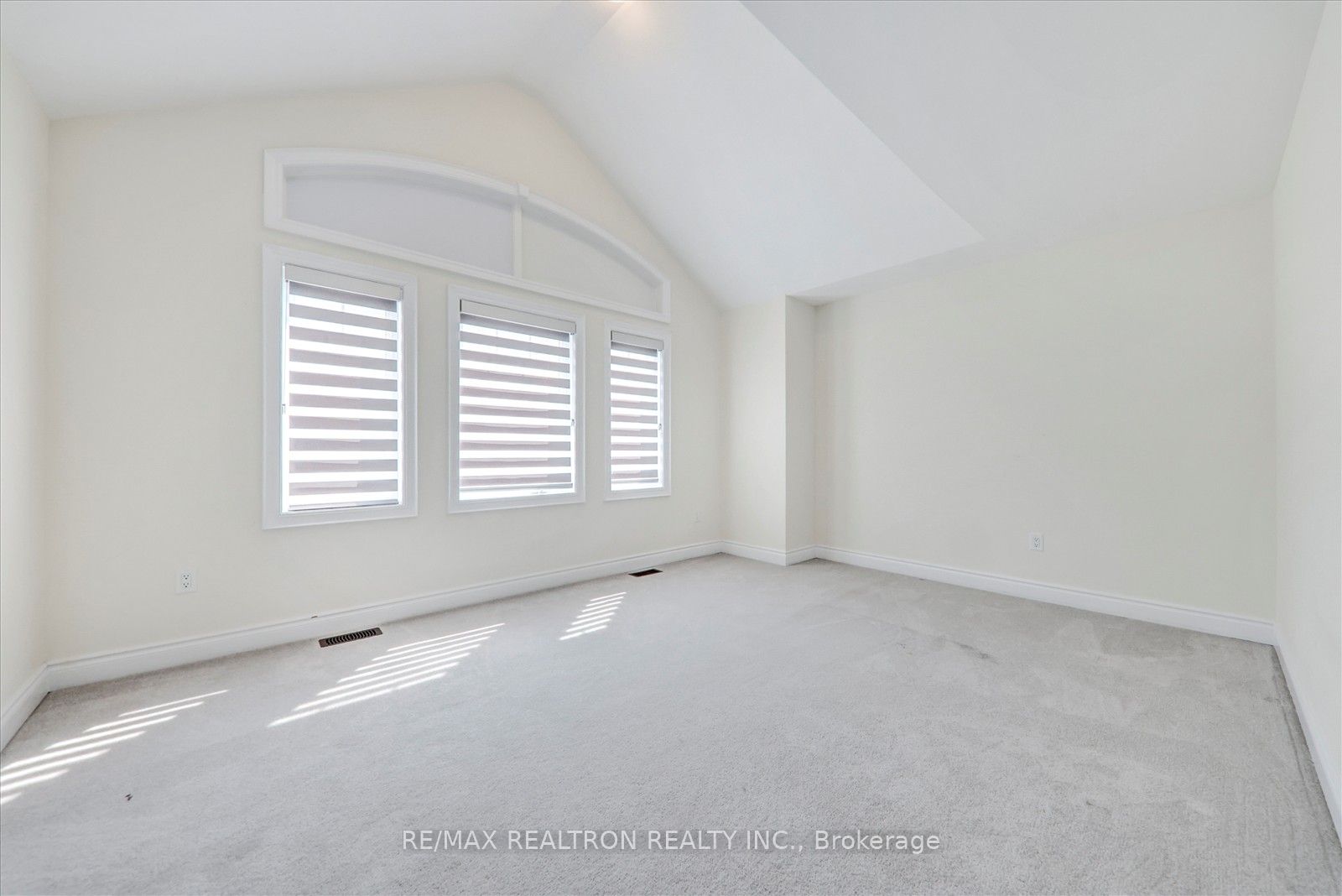 96 Kennedy Boulevard Property Photo 20