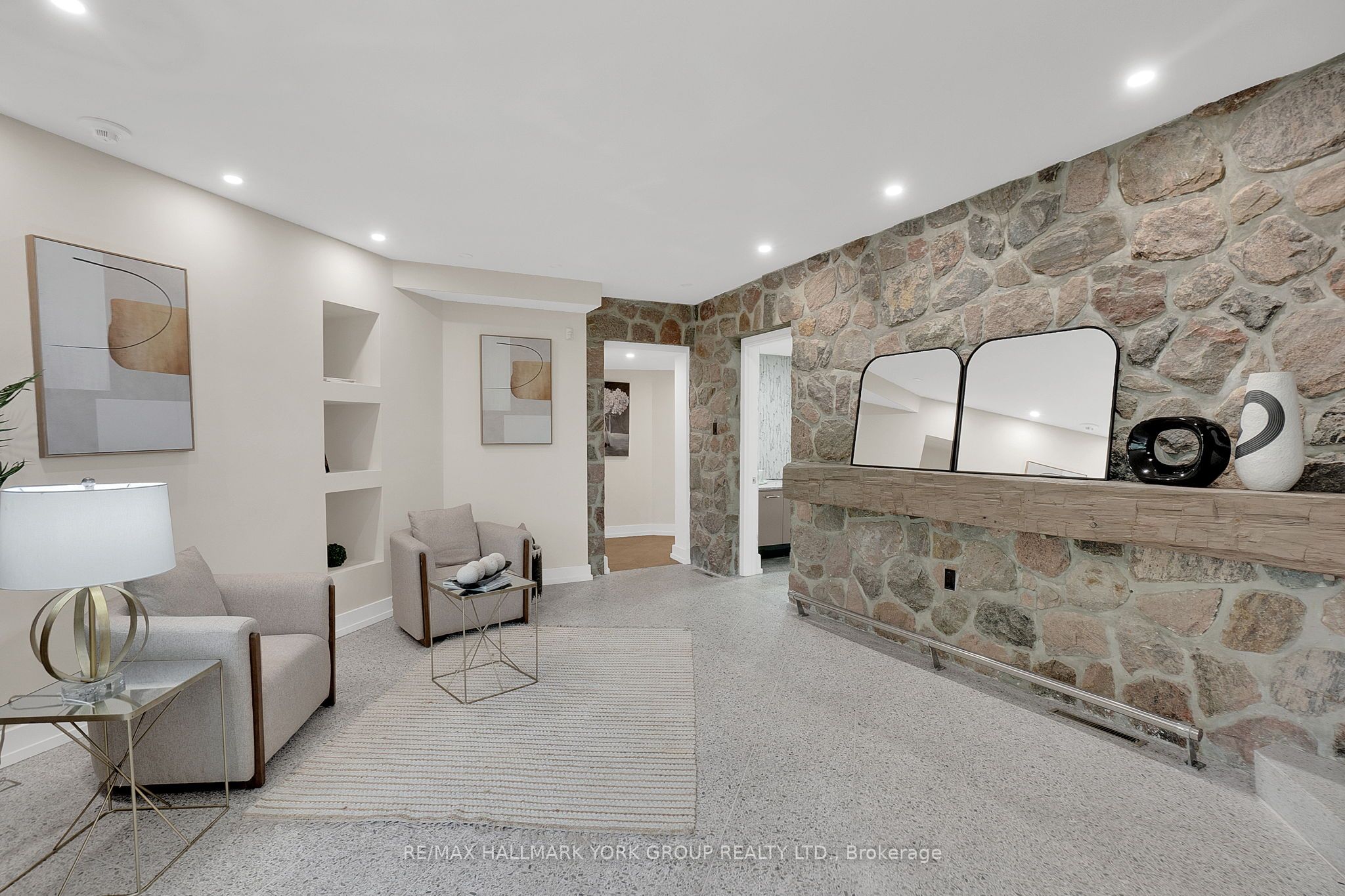 4235 17th Side Road Property Photo 7