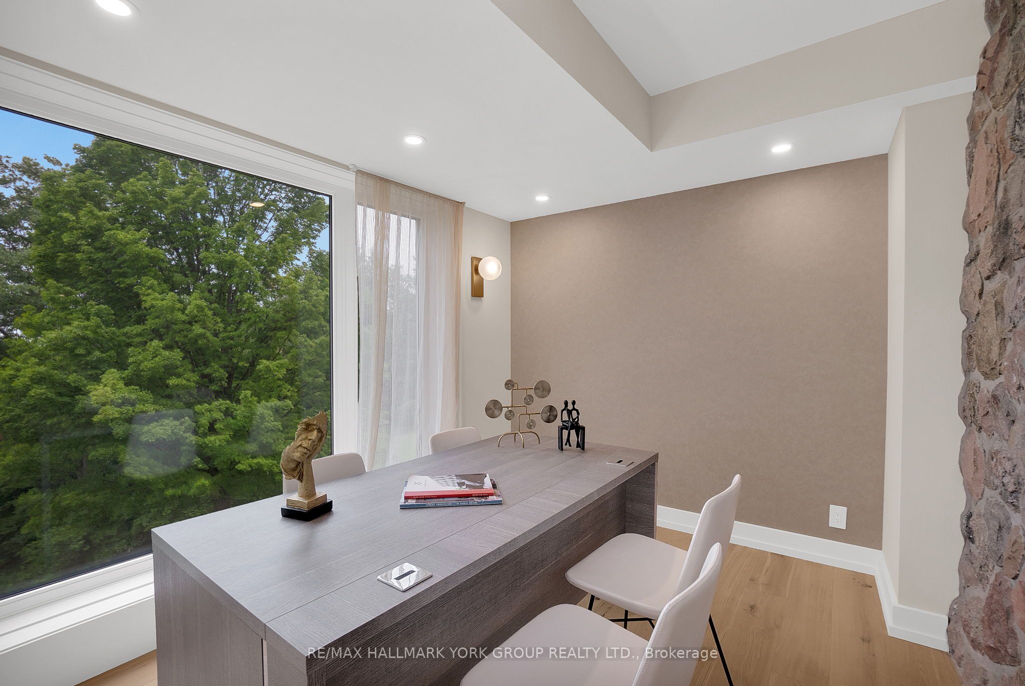 4235 17th Side Road Property Photo 8