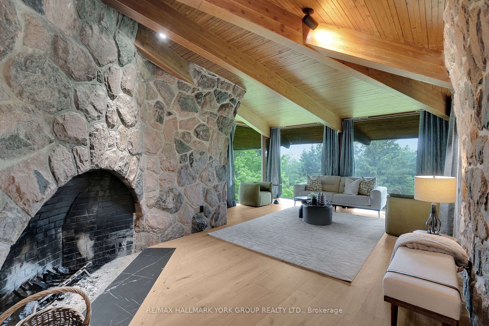 4235 17th Side Road Property Photo 18