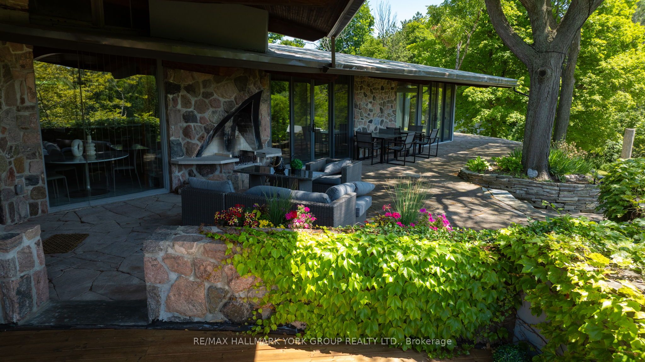 4235 17th Side Road Property Photo 27
