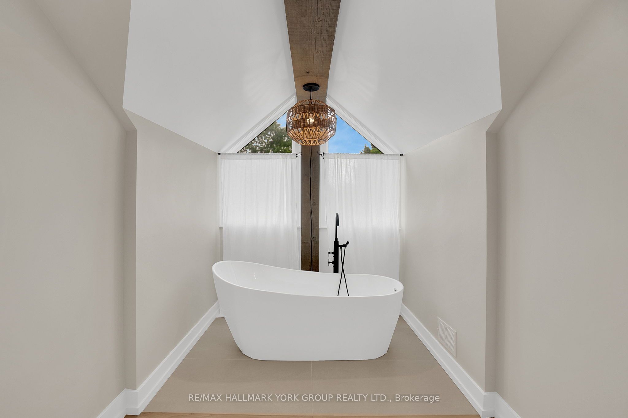 4235 17th Side Road Property Photo 42
