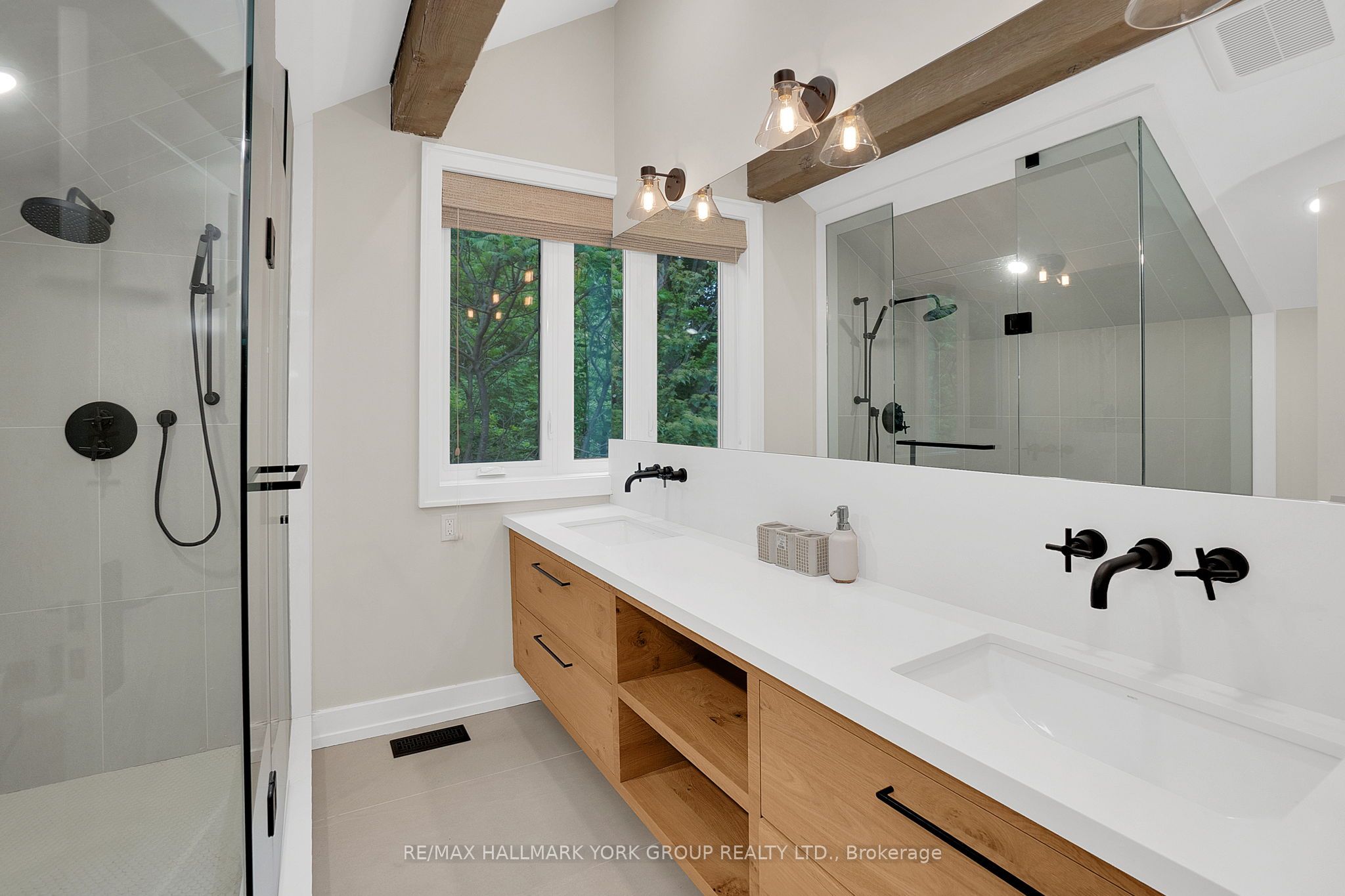 4235 17th Side Road Property Photo 43