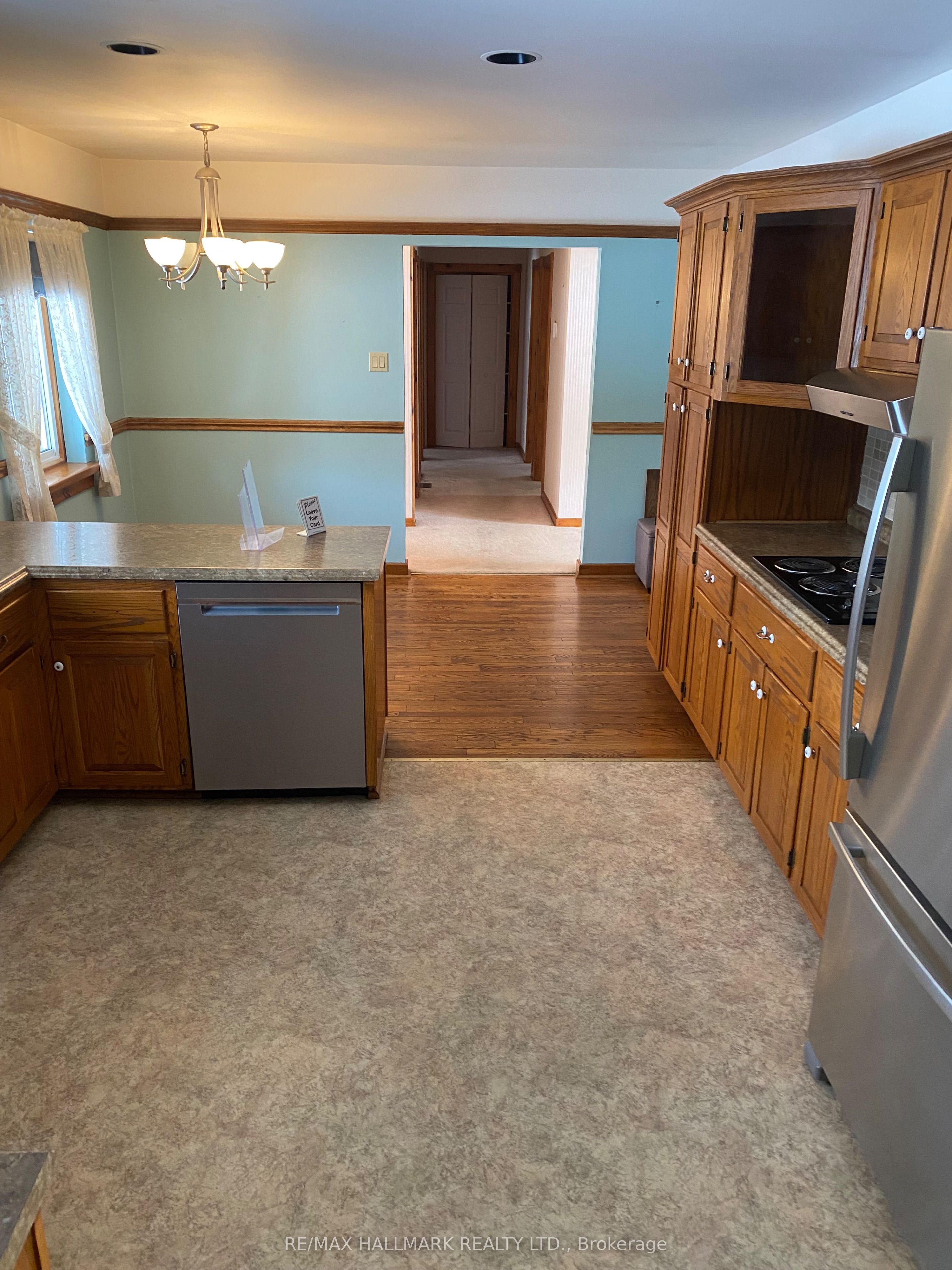 4749 Aurora Road E Property Photo 9