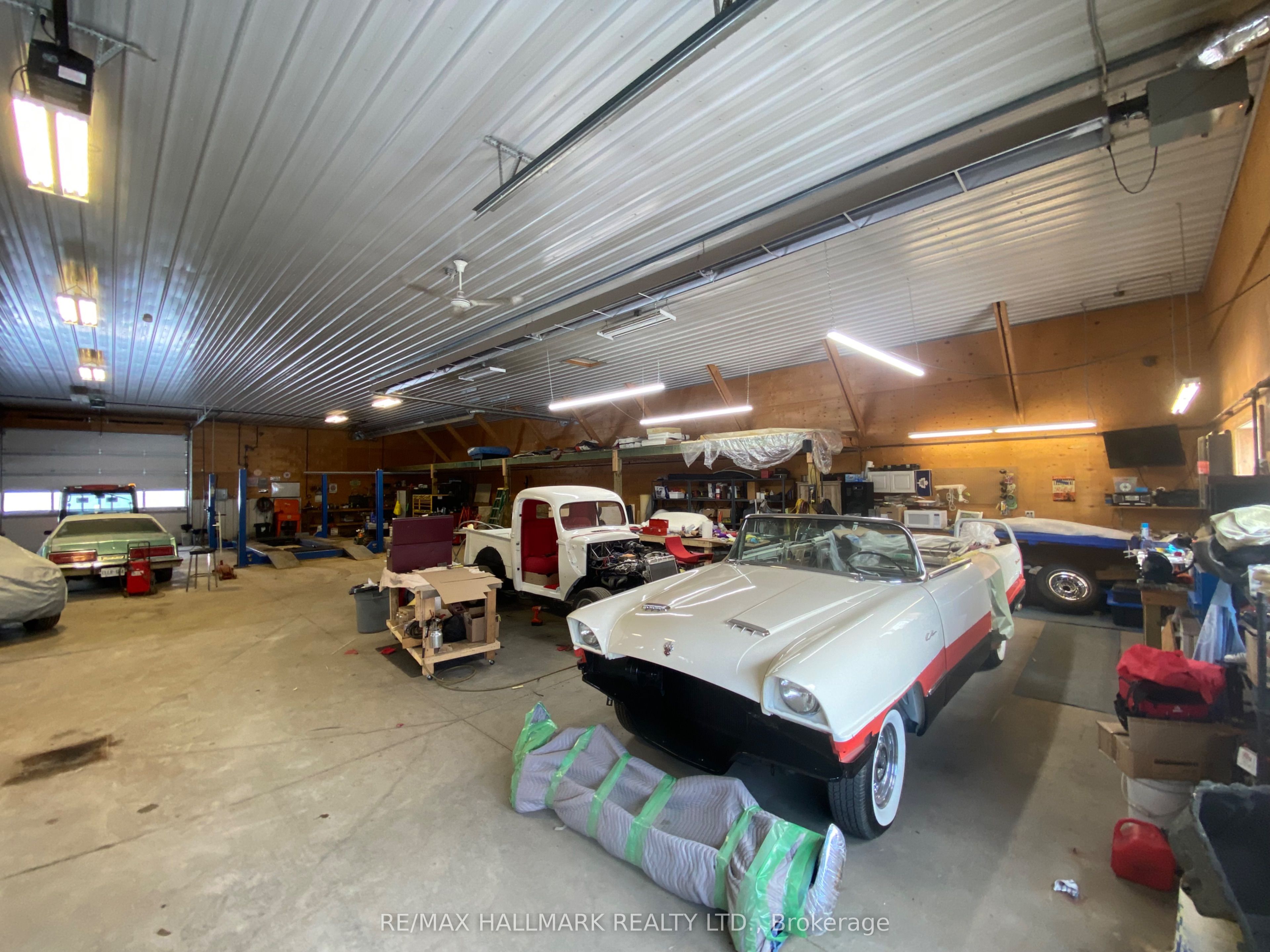 4749 Aurora Road E Property Photo 15