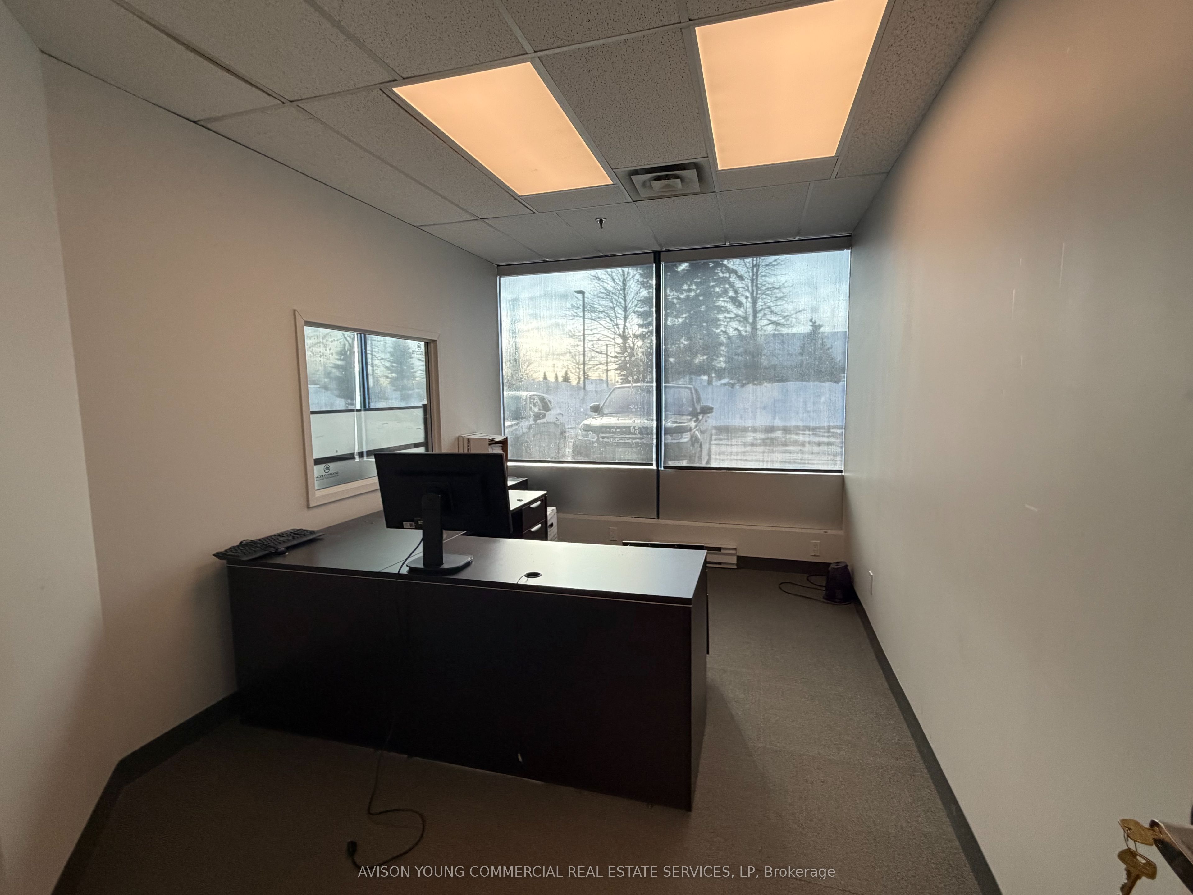 100 Commerce Valley Drive E Property Photo 2