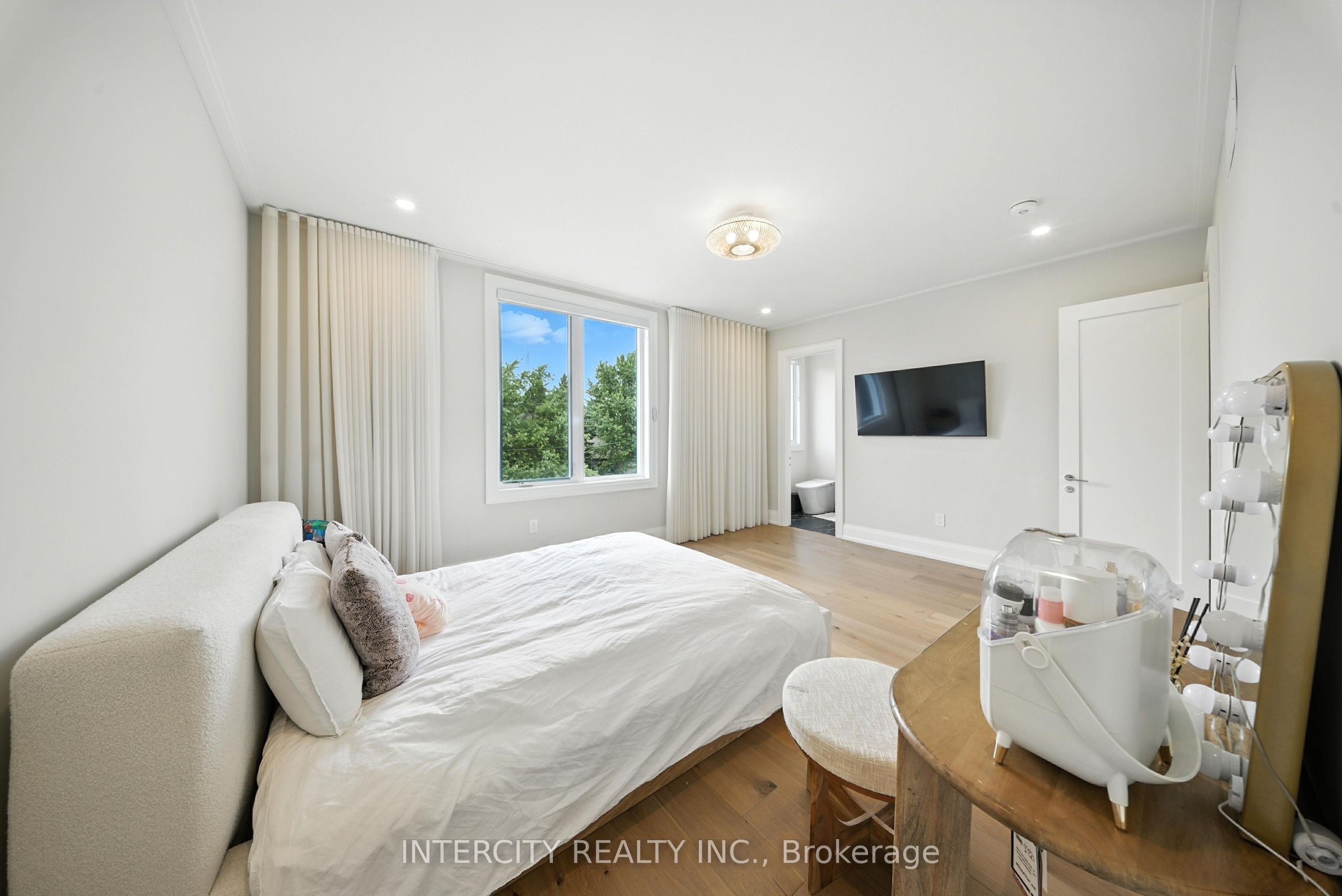 131a Birch Avenue Property Photo 38