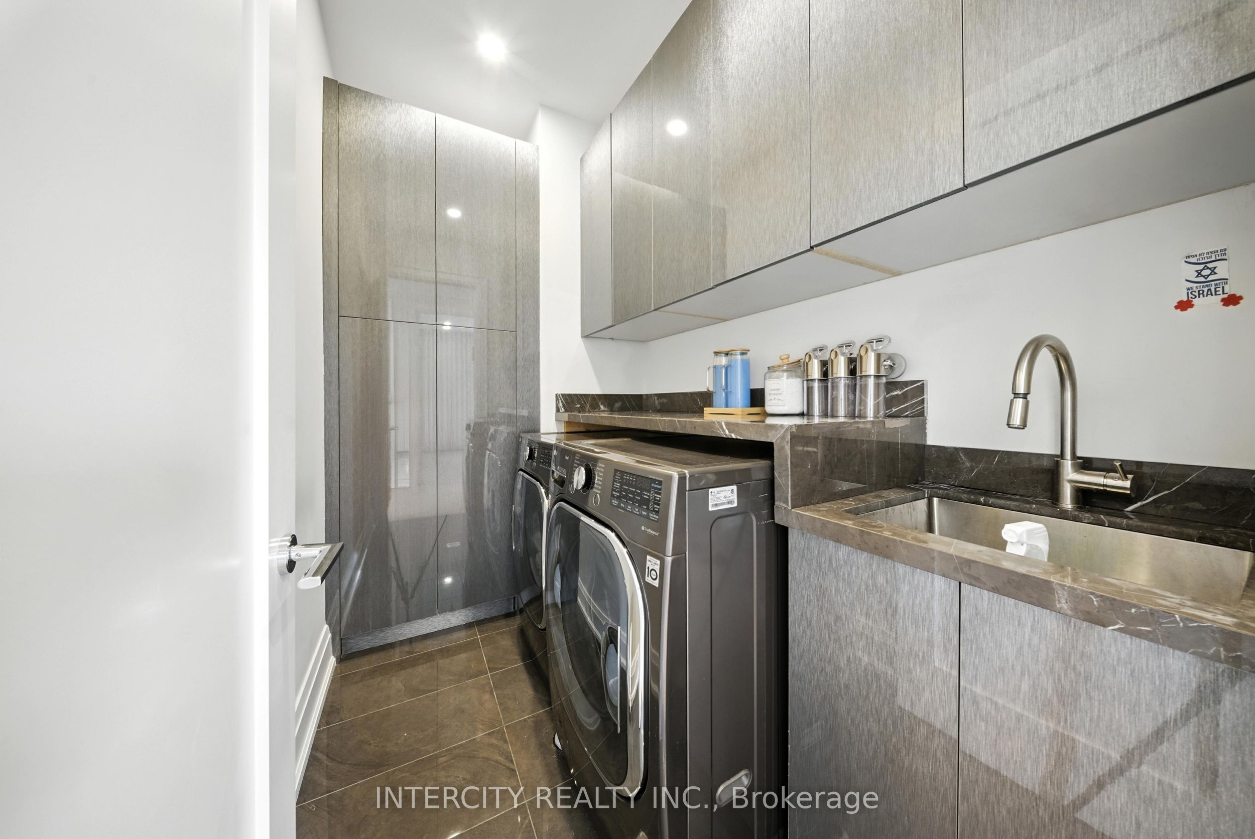 131a Birch Avenue Property Photo 42