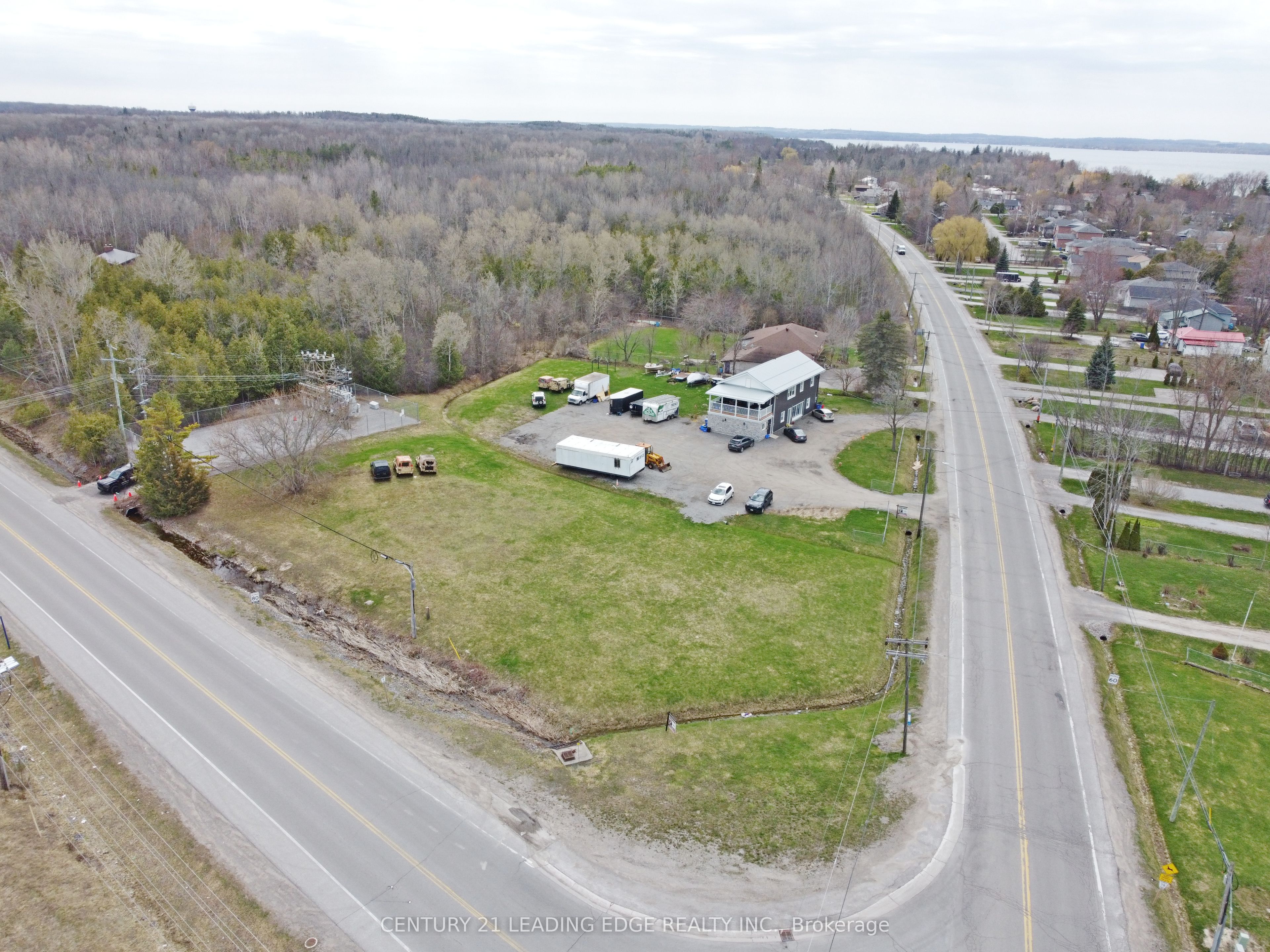 1035 Metro Road N Property Photo 1