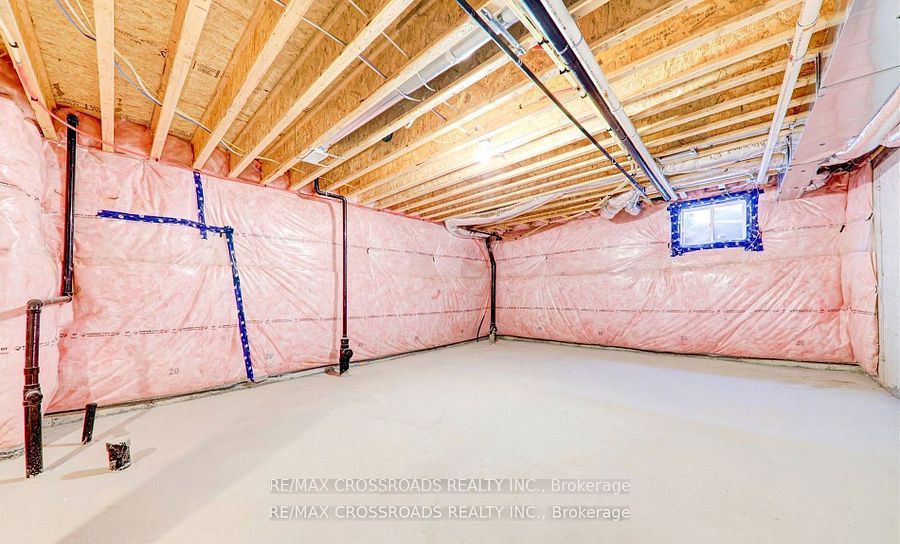 12 Schmeltzer Crescent Property Photo 14