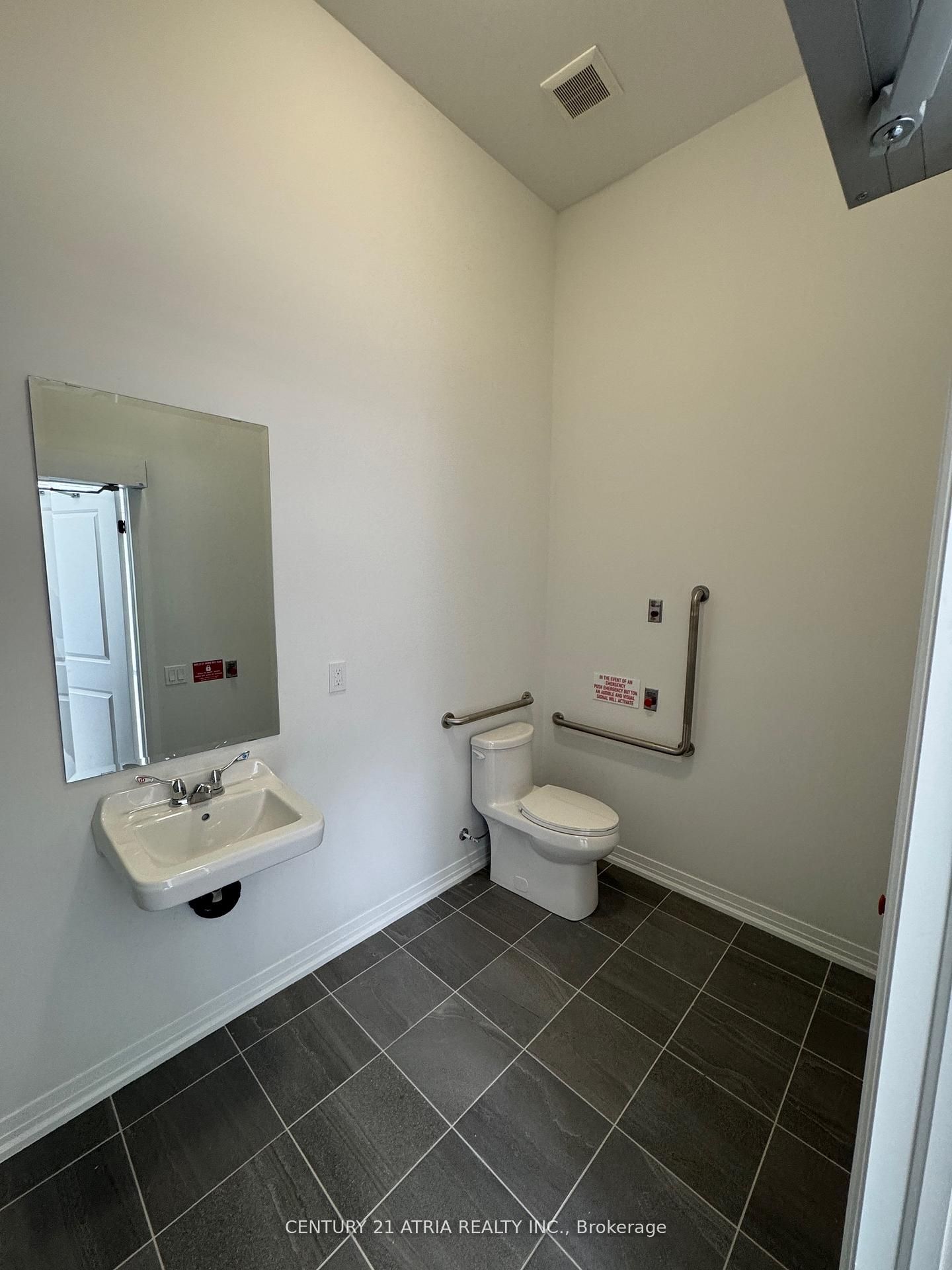 53 Harold Wilson Lane Complete Property Photo 11