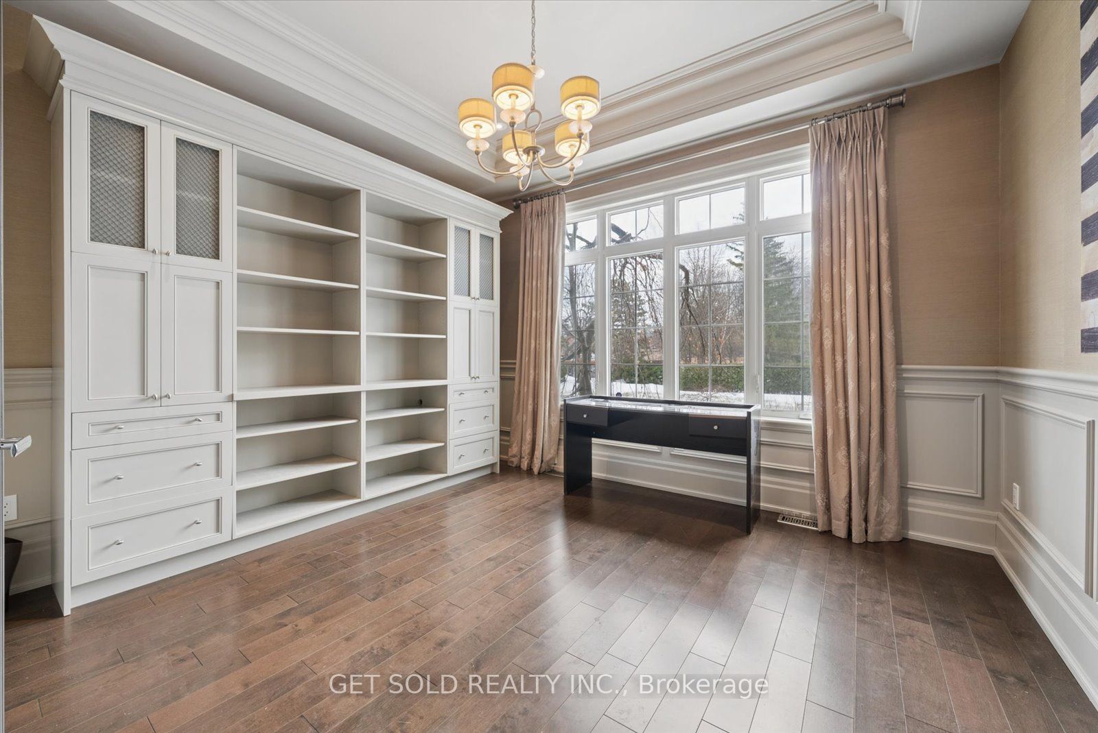 8 Thornhill Avenue Property Photo 9