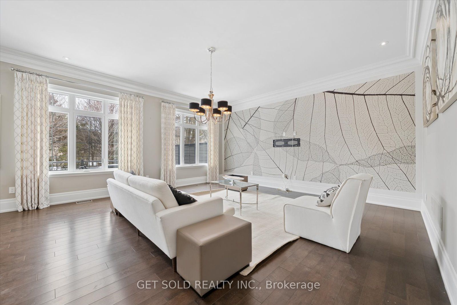 8 Thornhill Avenue Property Photo 16