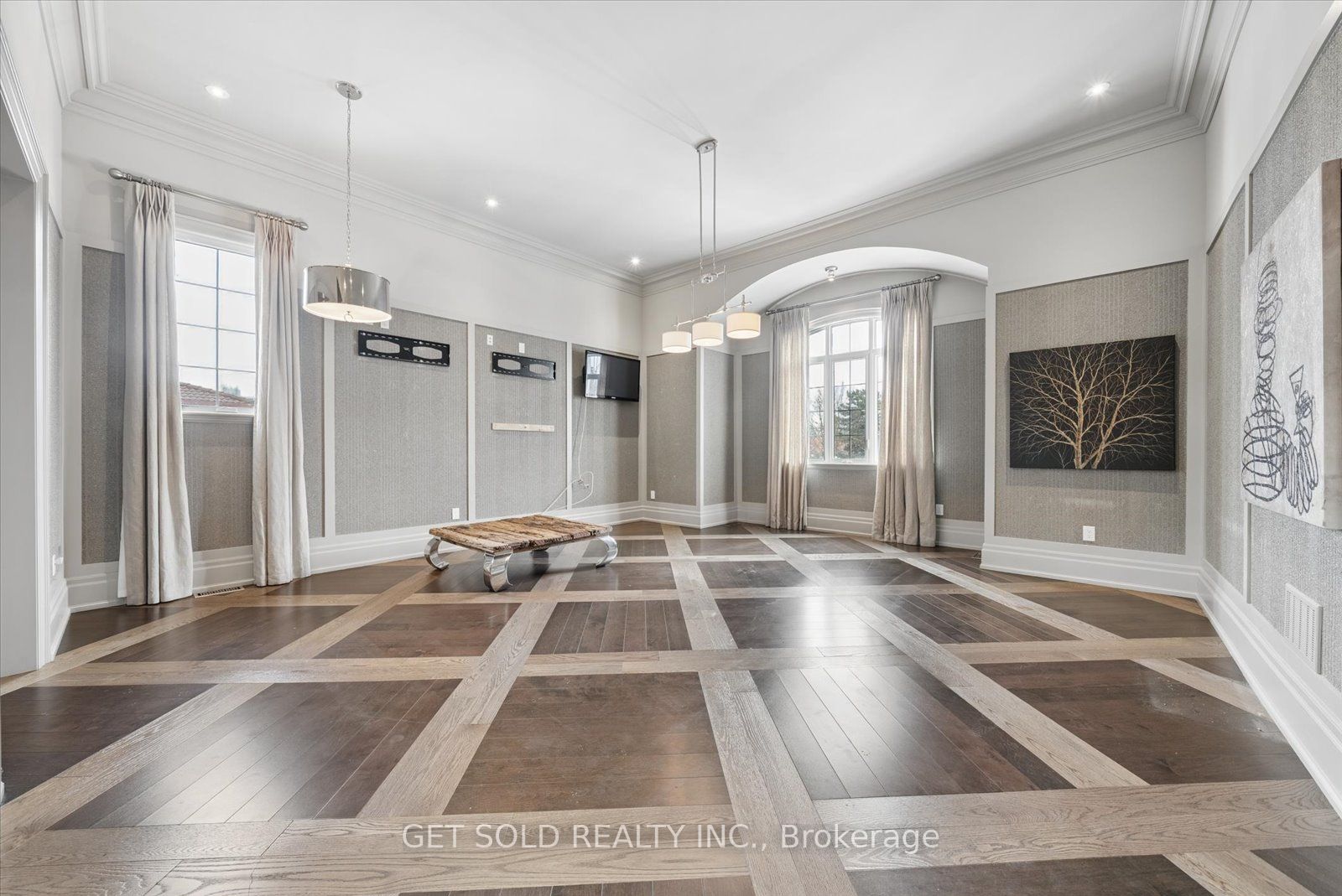 8 Thornhill Avenue Property Photo 19