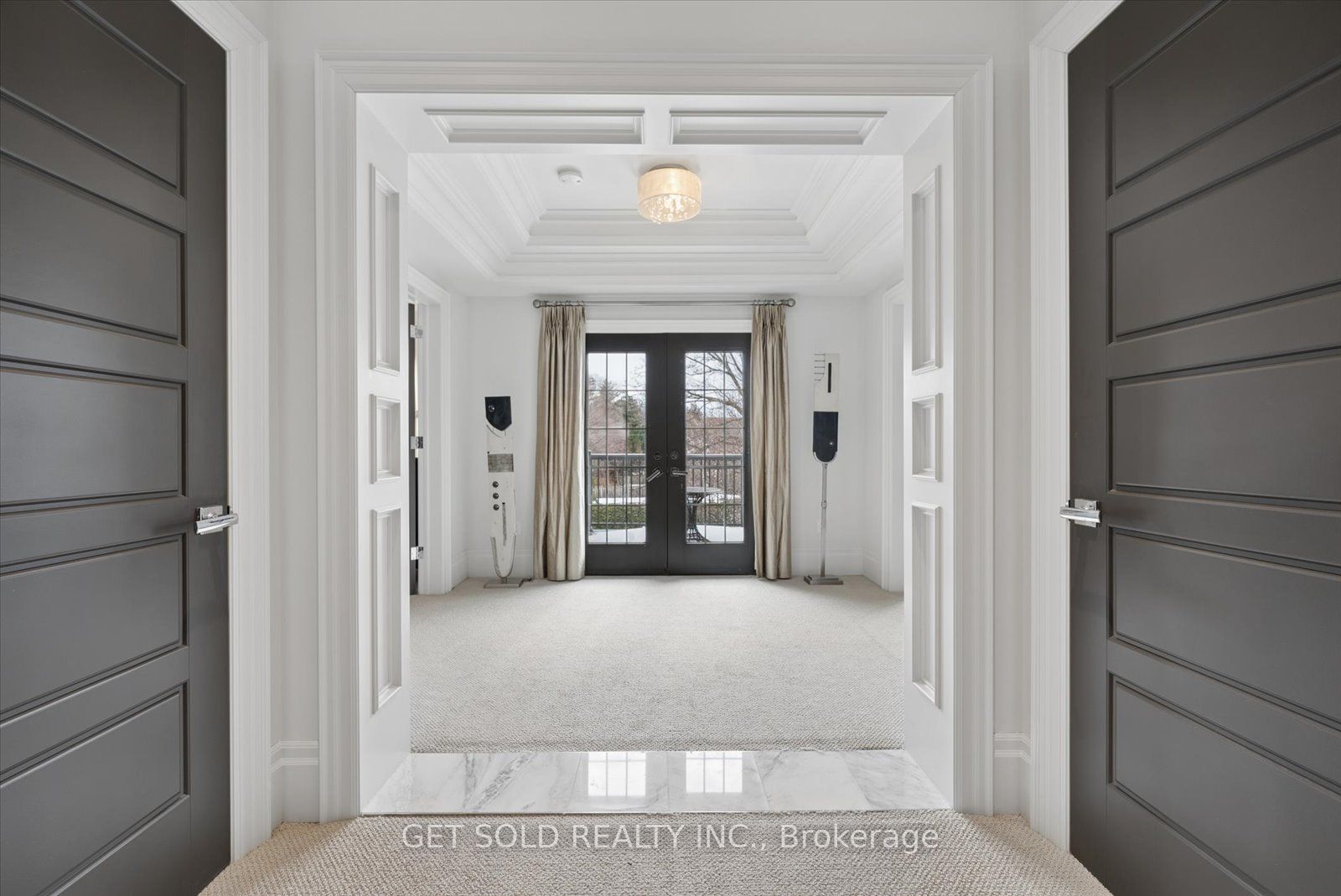 8 Thornhill Avenue Property Photo 22