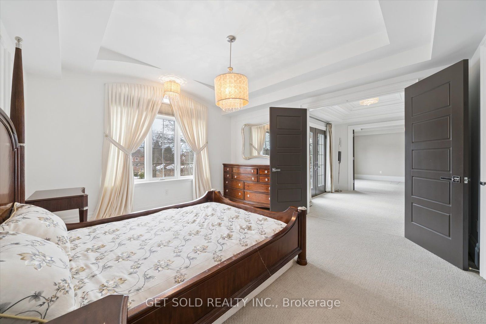8 Thornhill Avenue Property Photo 23