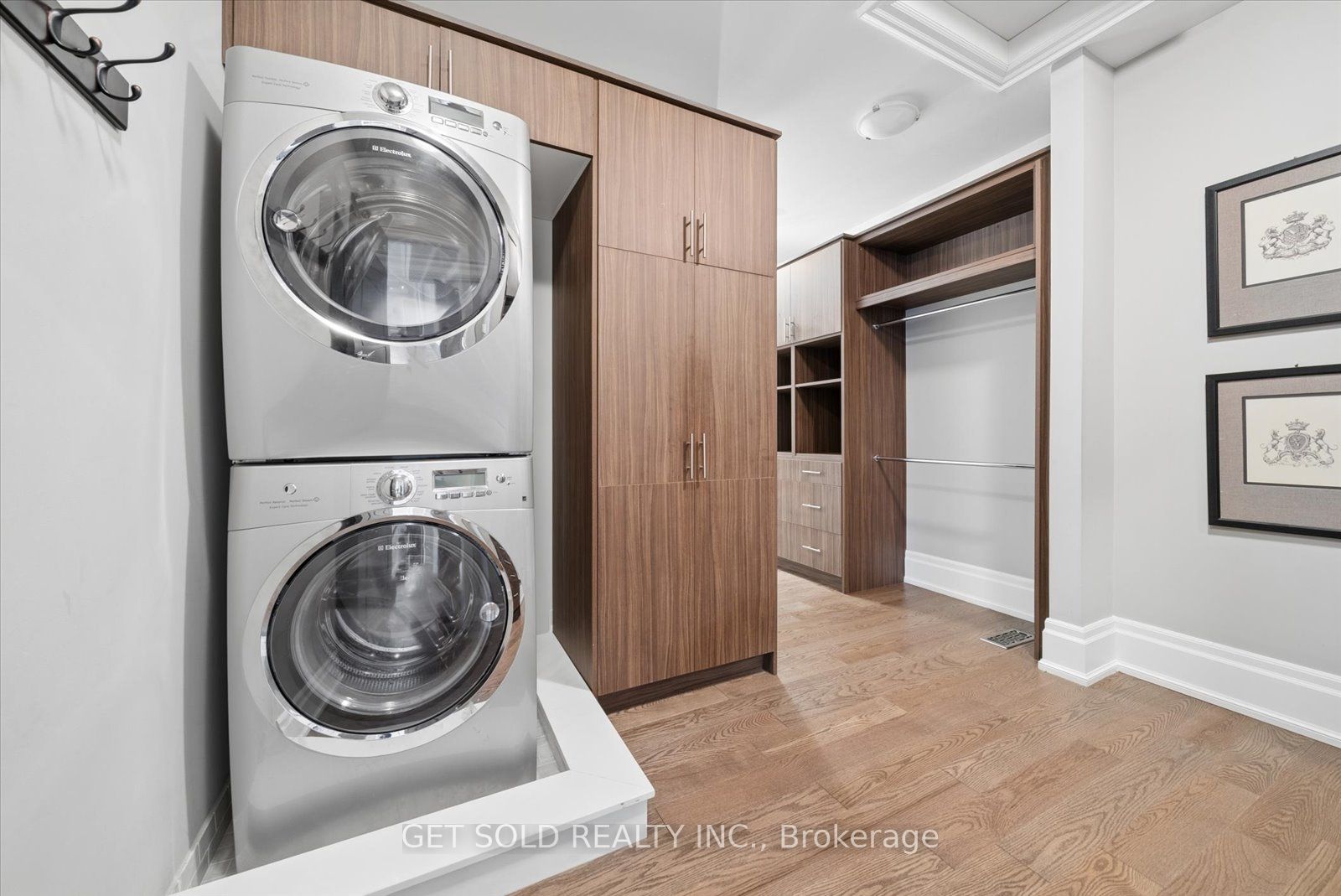 8 Thornhill Avenue Property Photo 34