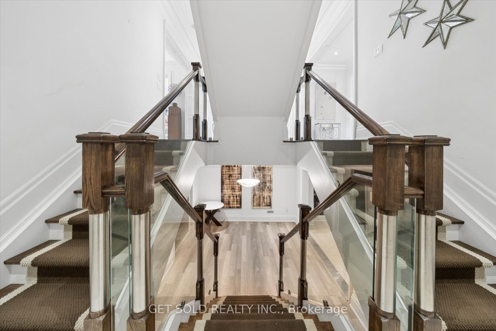 8 Thornhill Avenue Property Photo 35
