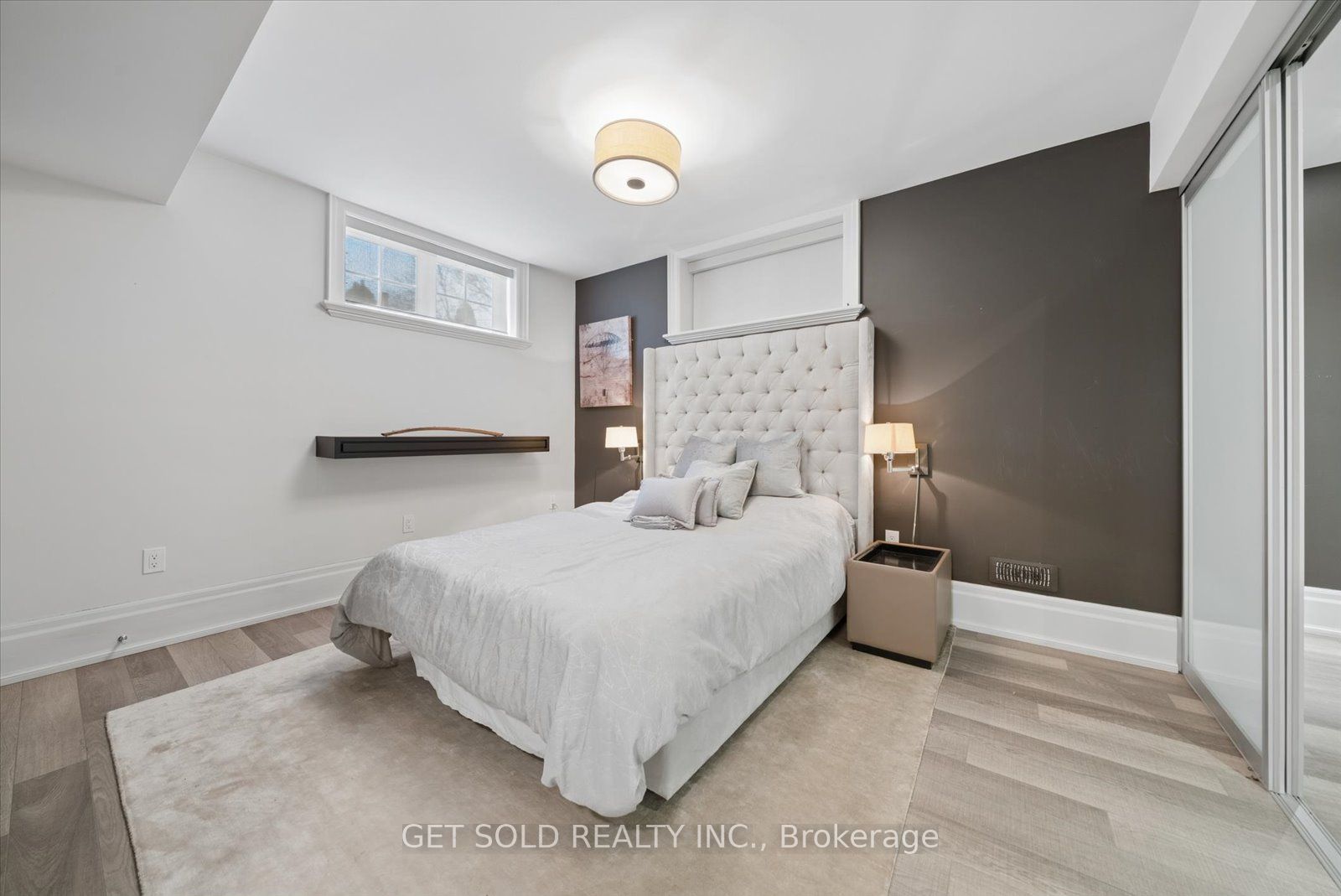 8 Thornhill Avenue Property Photo 41