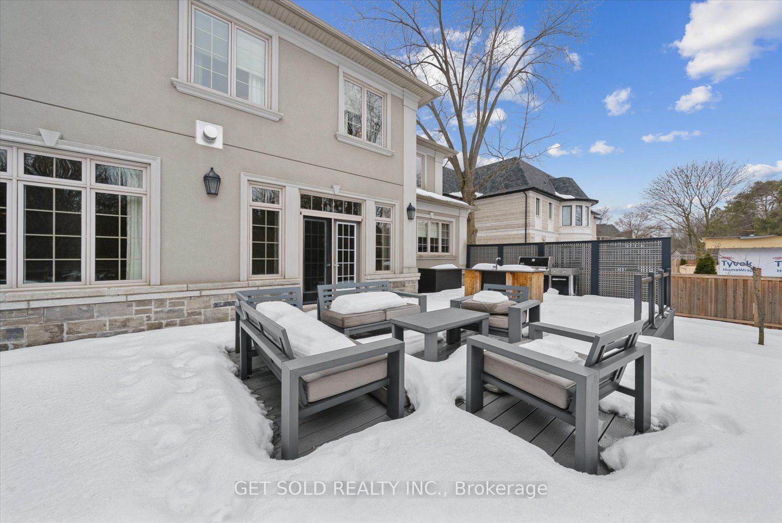 8 Thornhill Avenue Property Photo 46