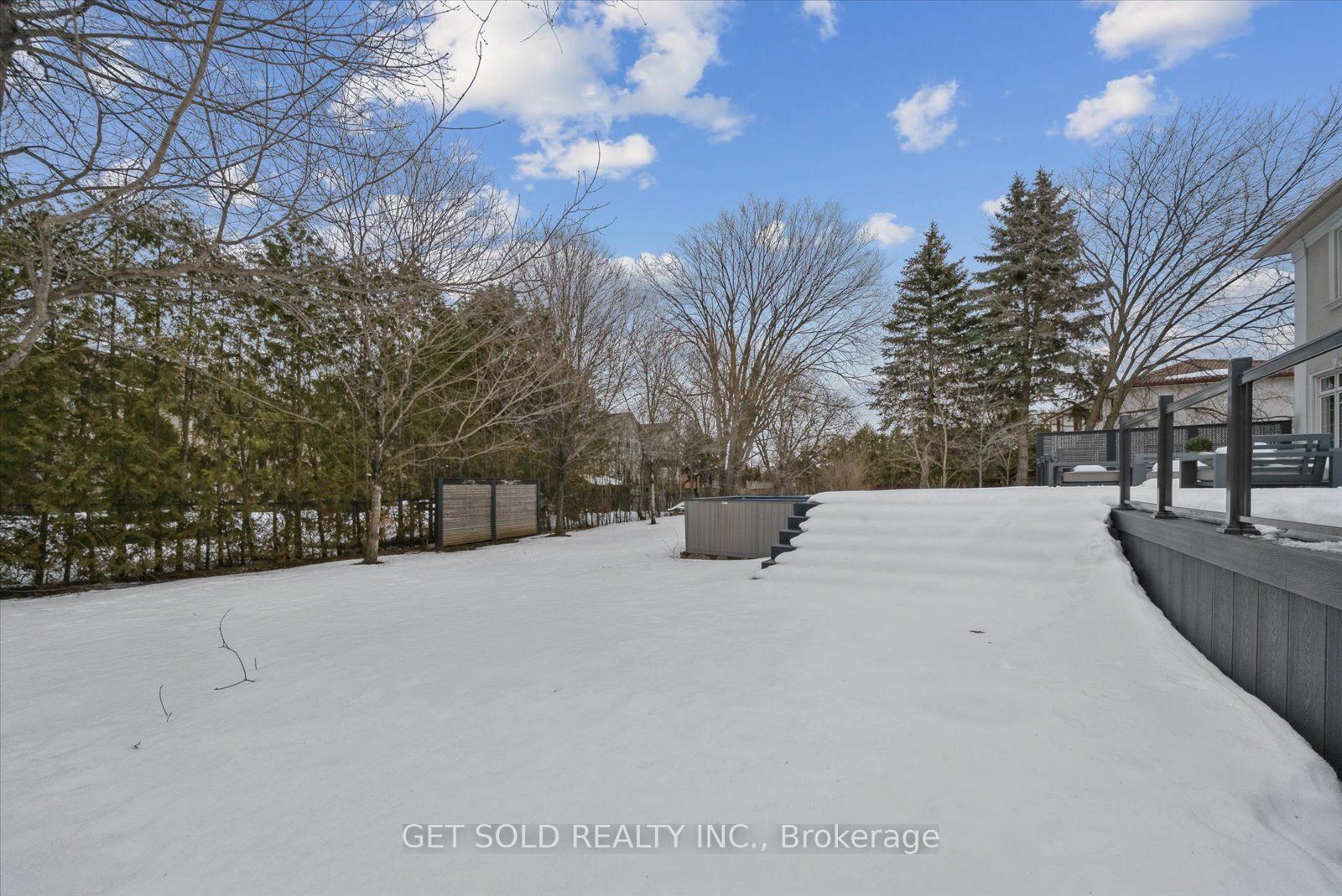 8 Thornhill Avenue Property Photo 47