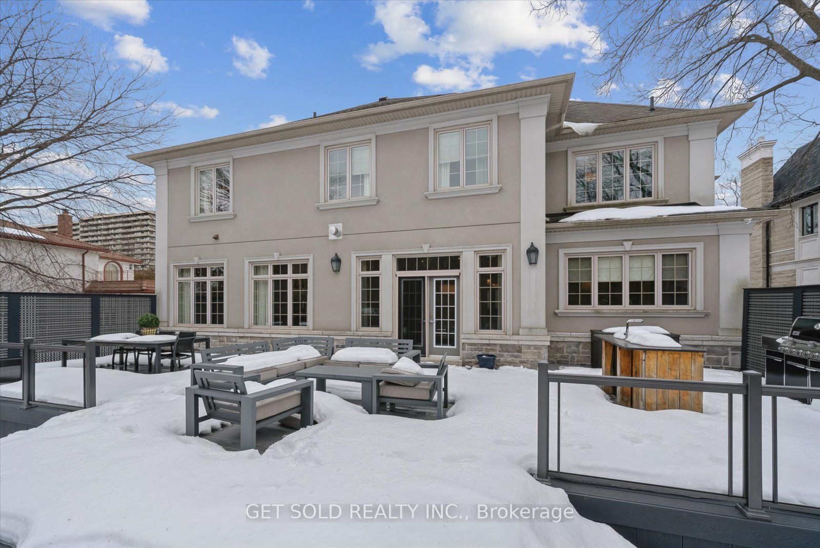 8 Thornhill Avenue Property Photo 48
