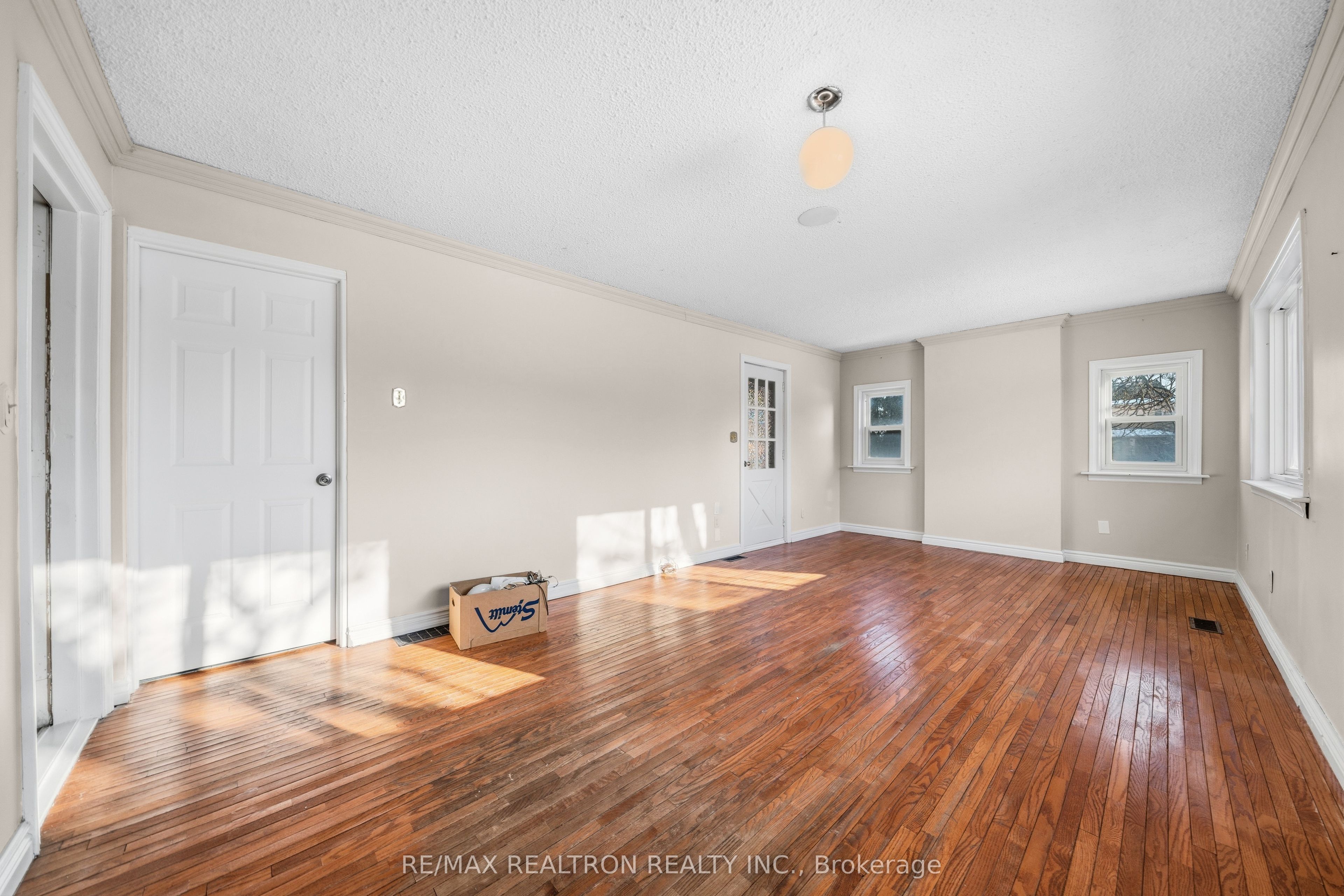 173 Elgin Mills Road W Property Photo 10