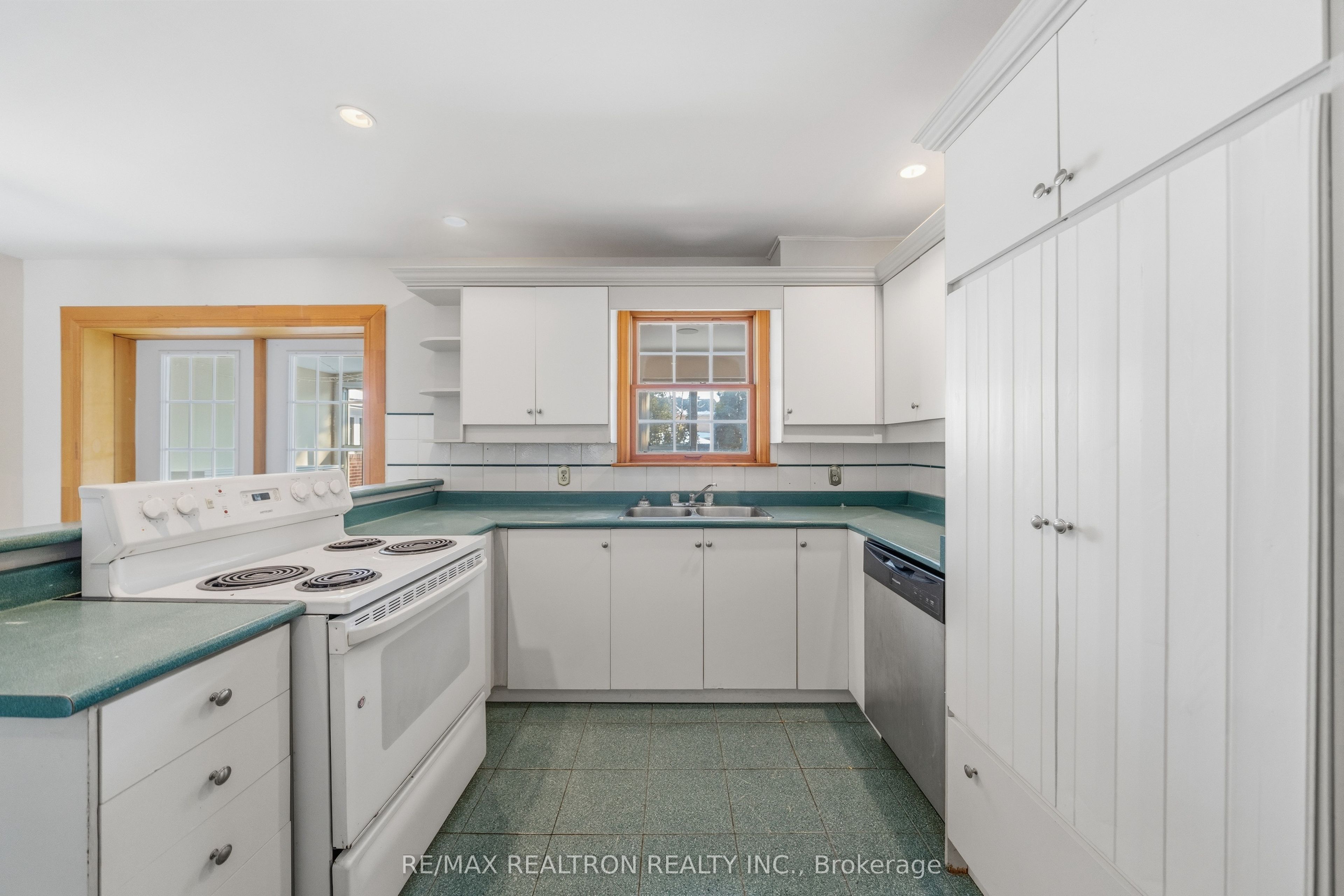 173 Elgin Mills Road W Property Photo 14