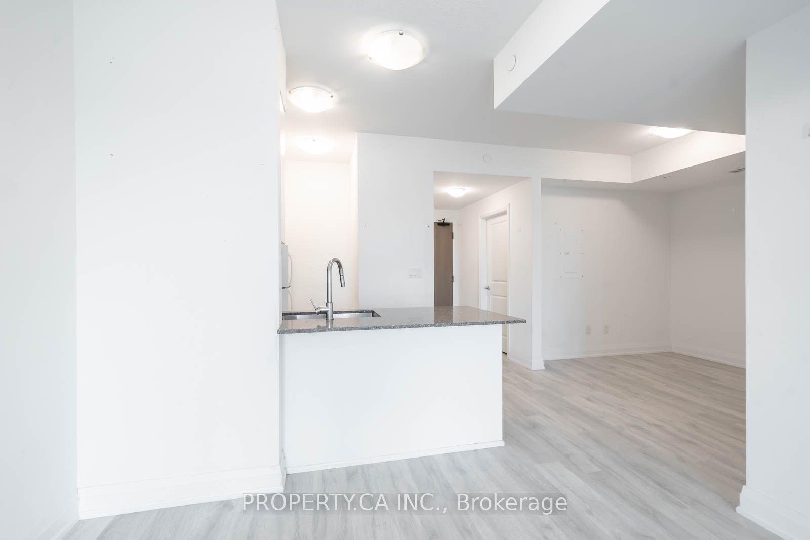 9700 Ninth Line 202 Property Photo 6