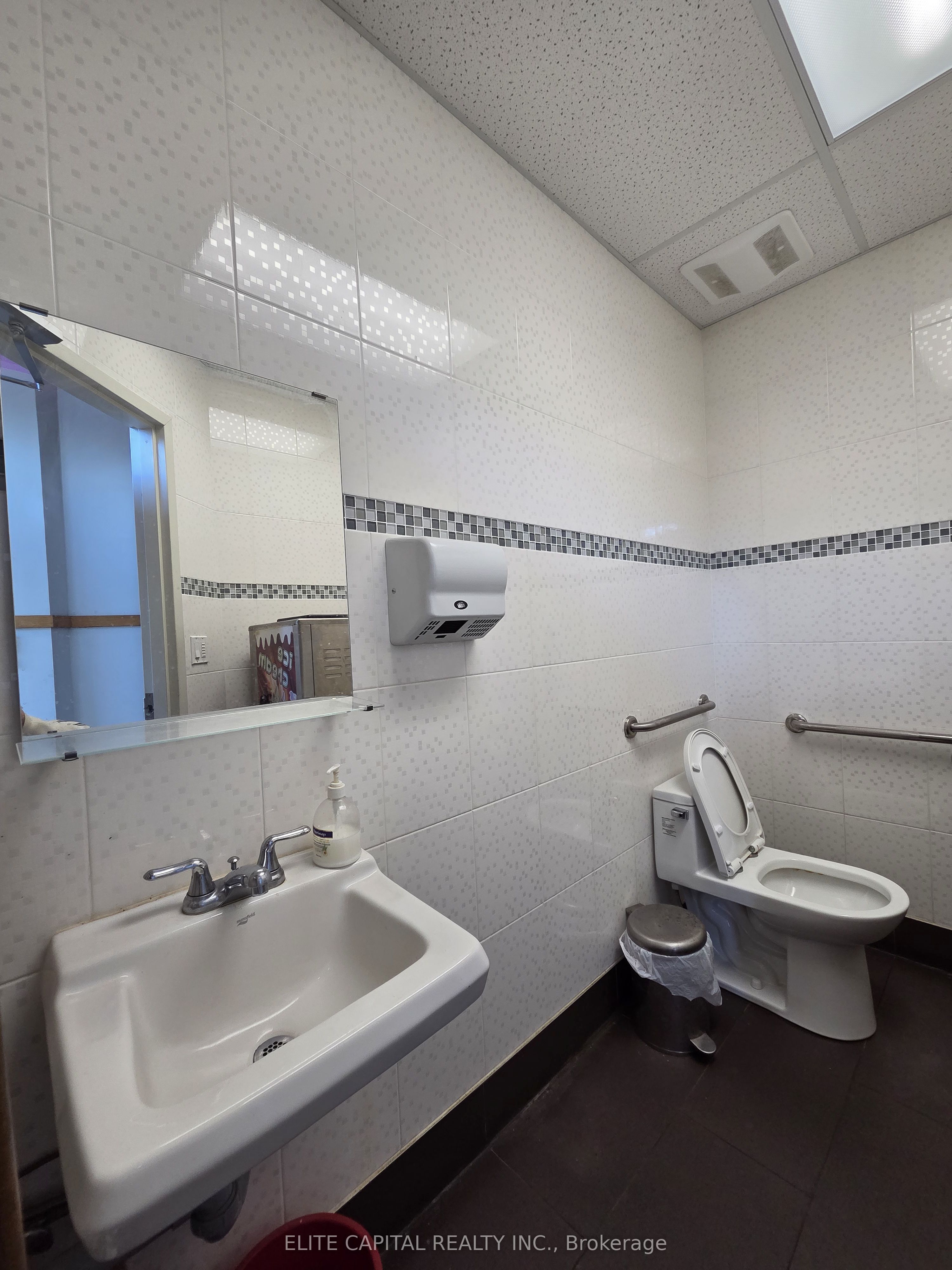 10066 Bayview Avenue 4 Property Photo 5