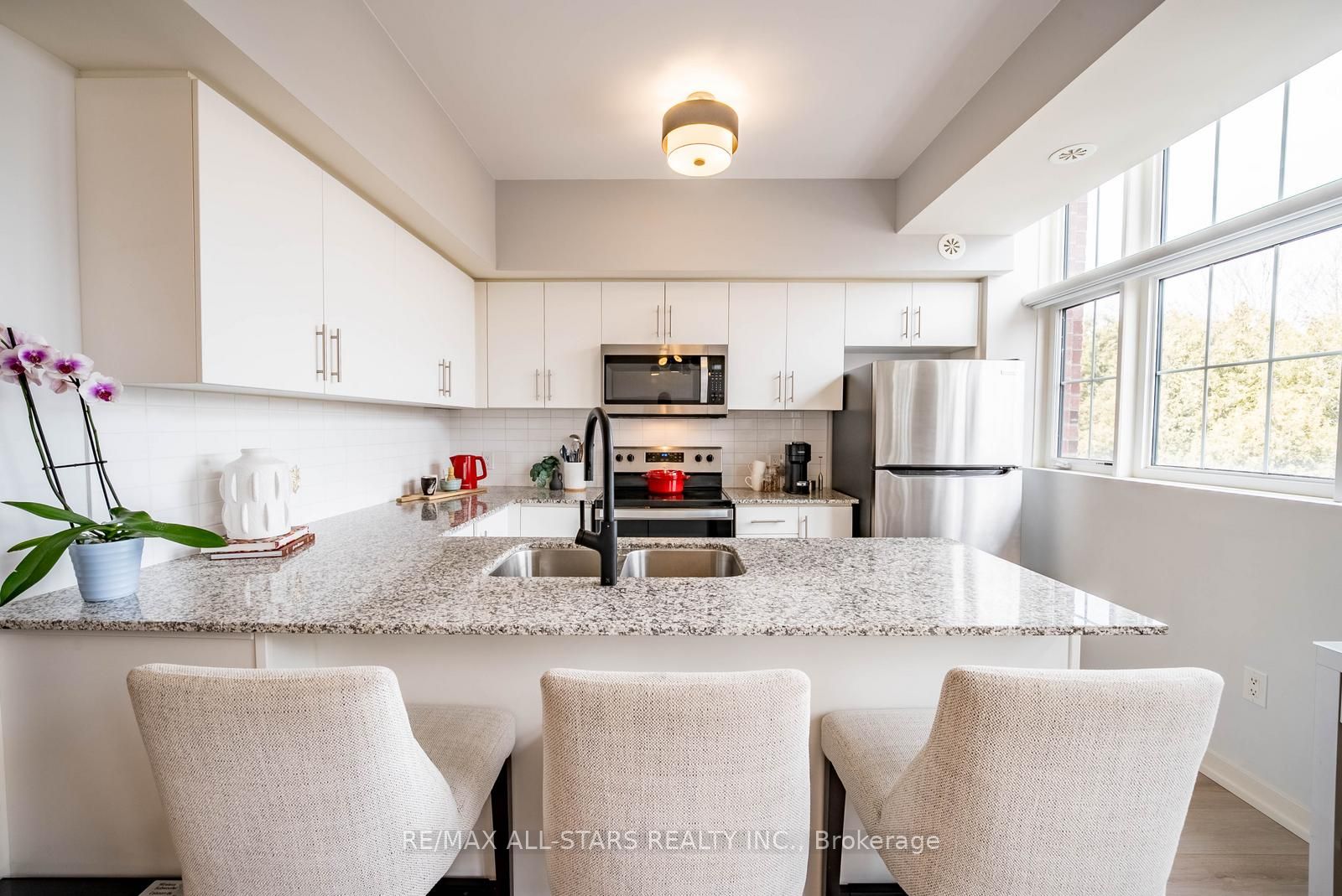 2 Linsmore Place 302 Property Photo 15
