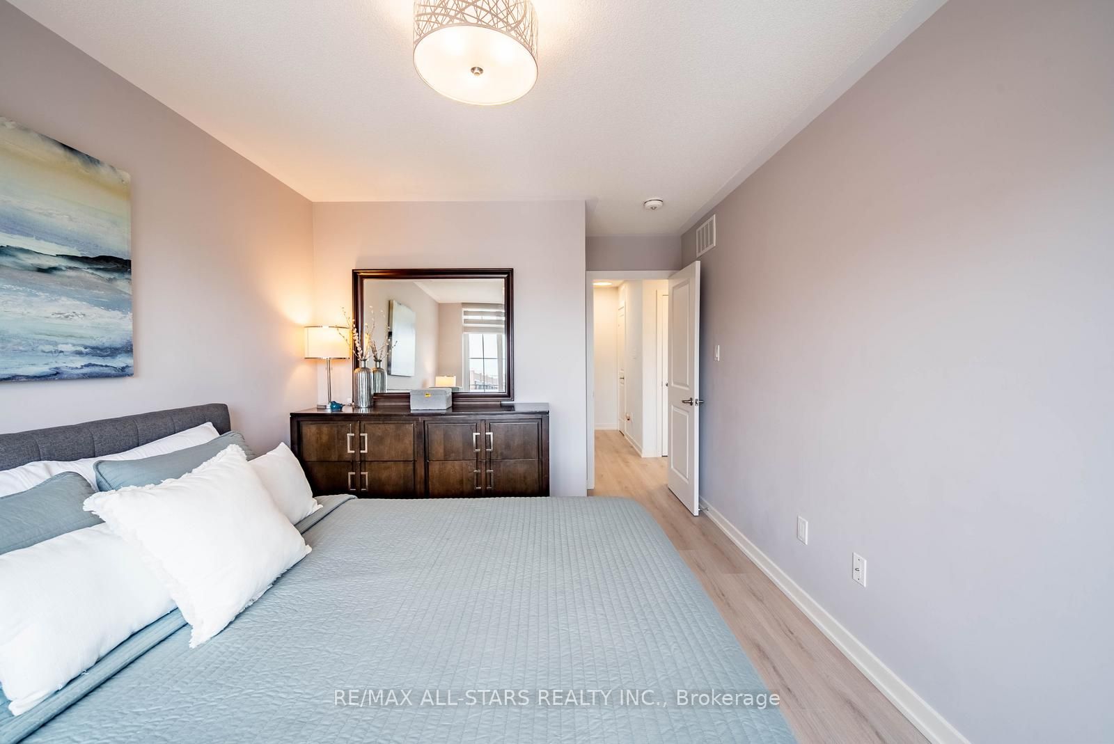 2 Linsmore Place 302 Property Photo 24