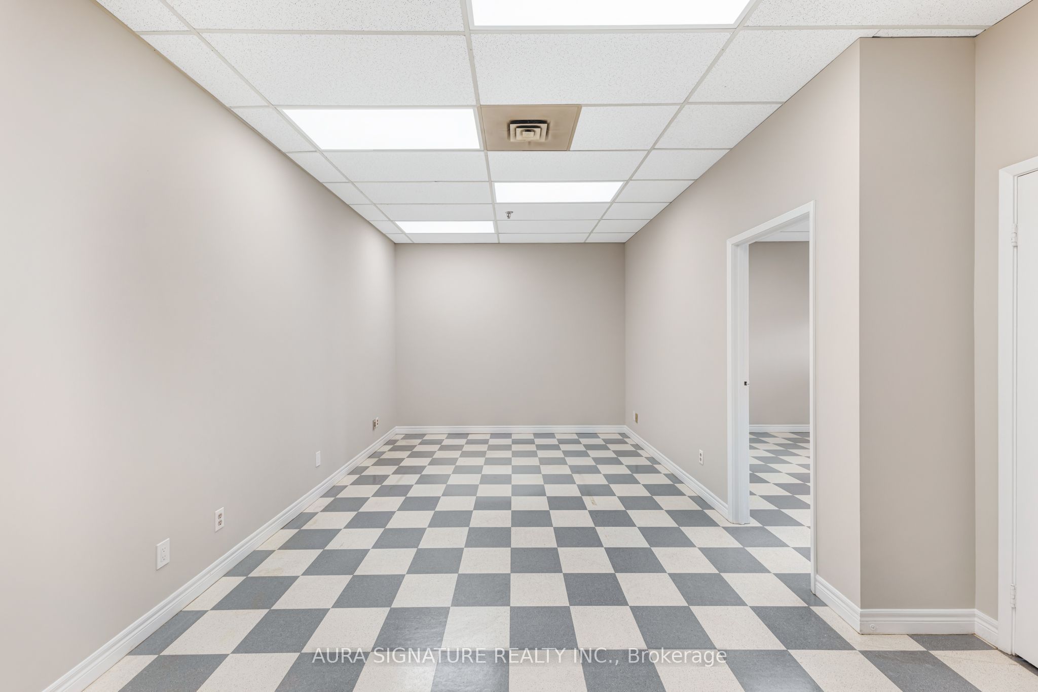 176 Rivermede Road 6 Property Photo 8