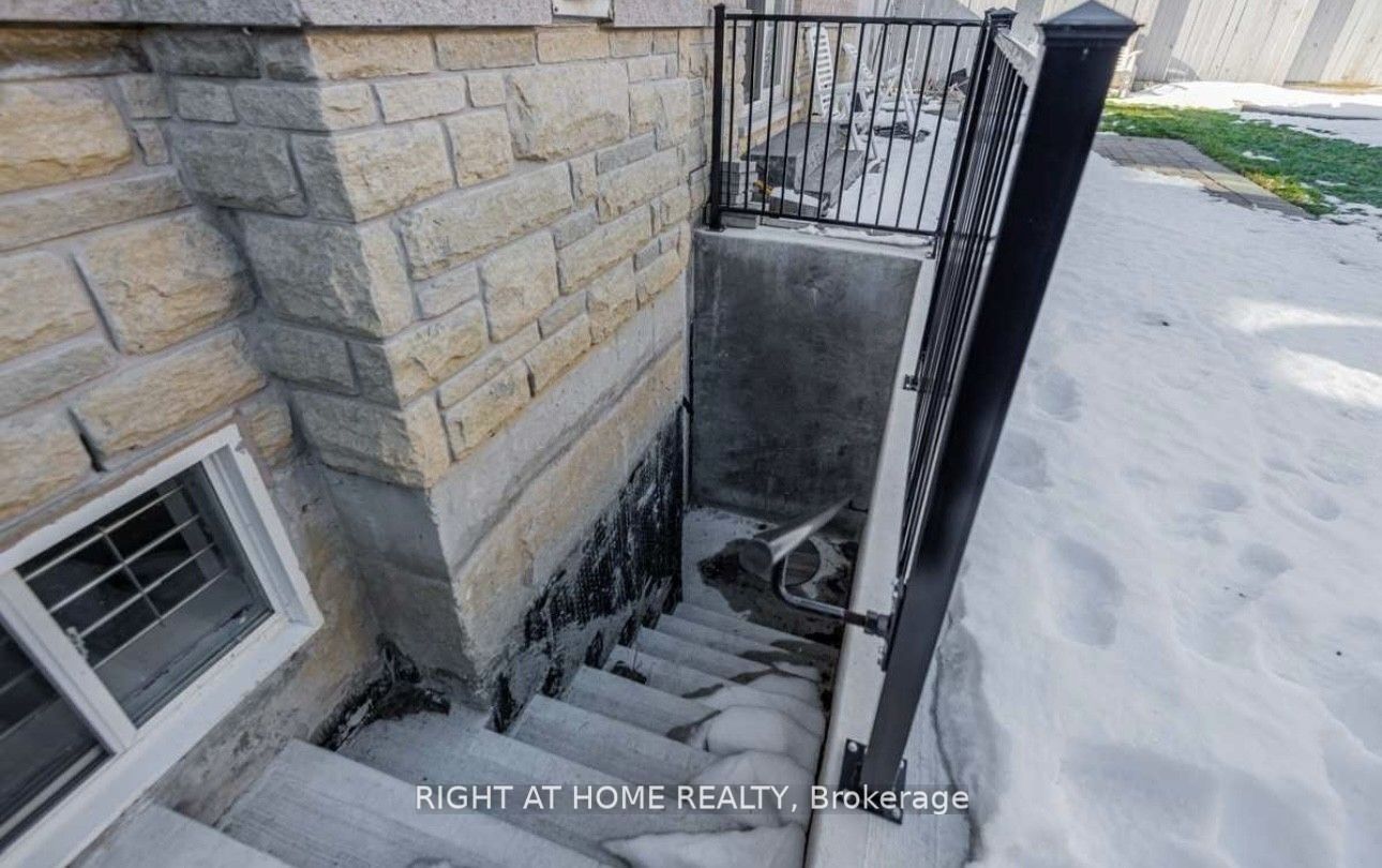 2 Township Avenue Basmt Property Photo 1