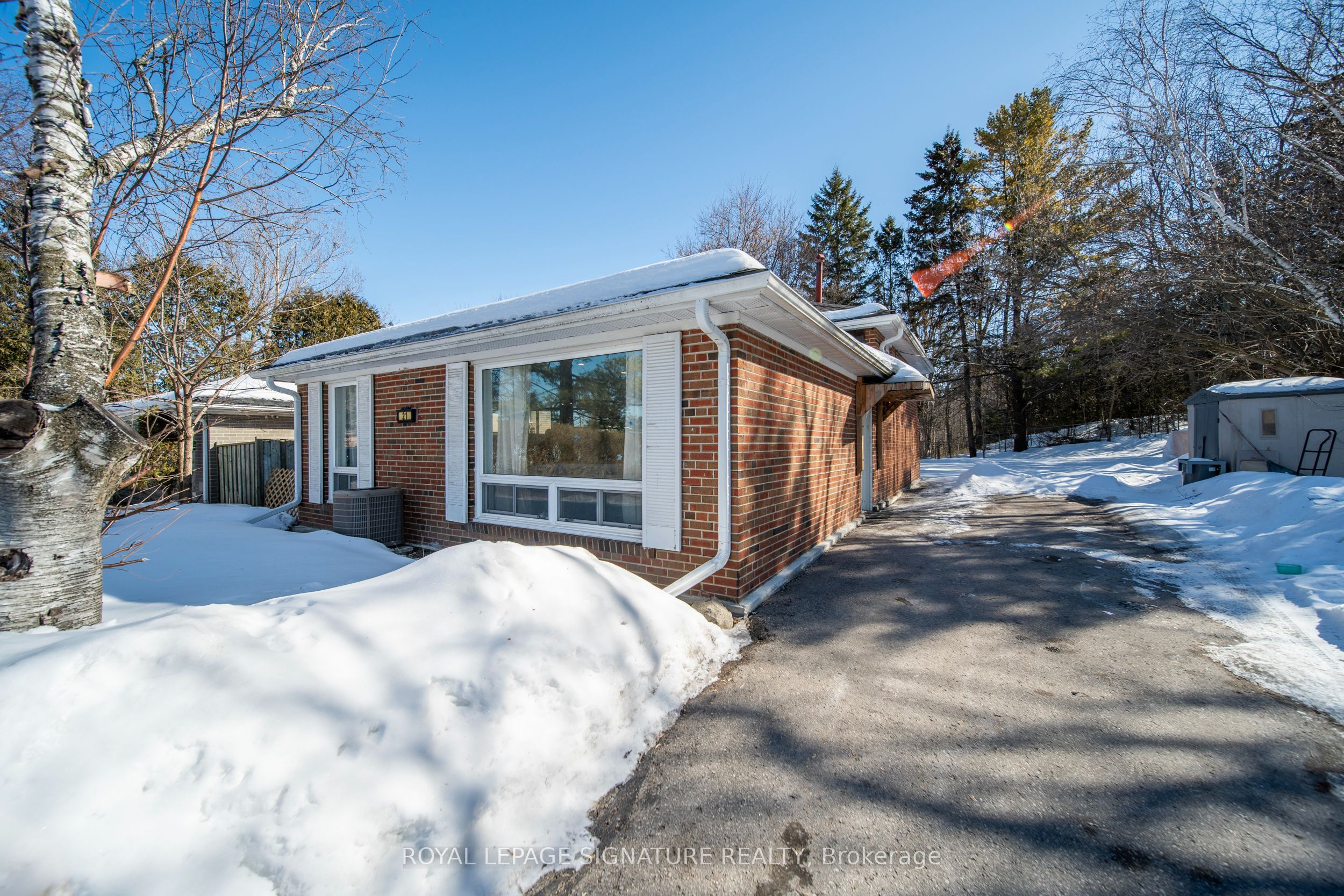 21 Huron Court Property Photo 1