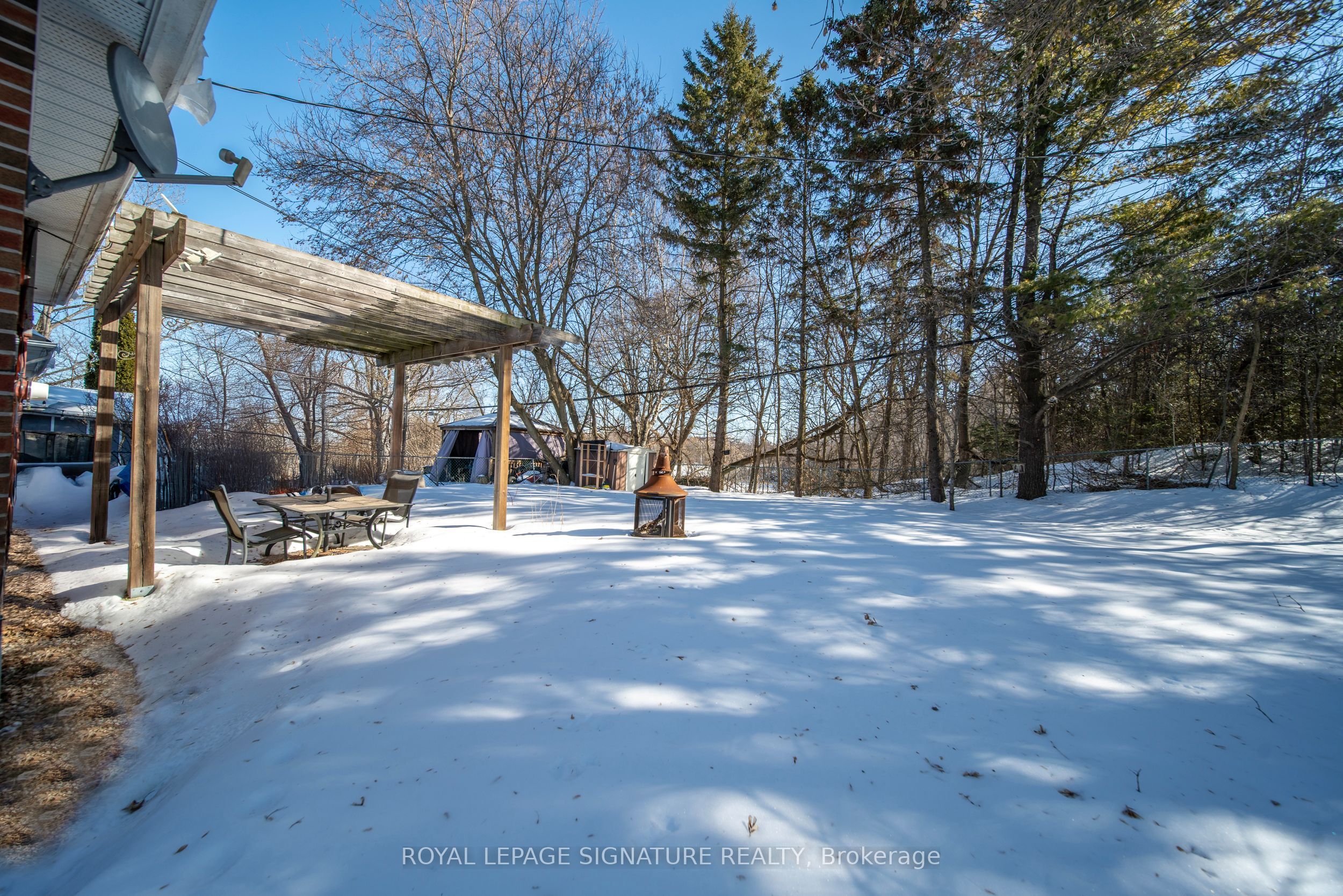 21 Huron Court Property Photo 3