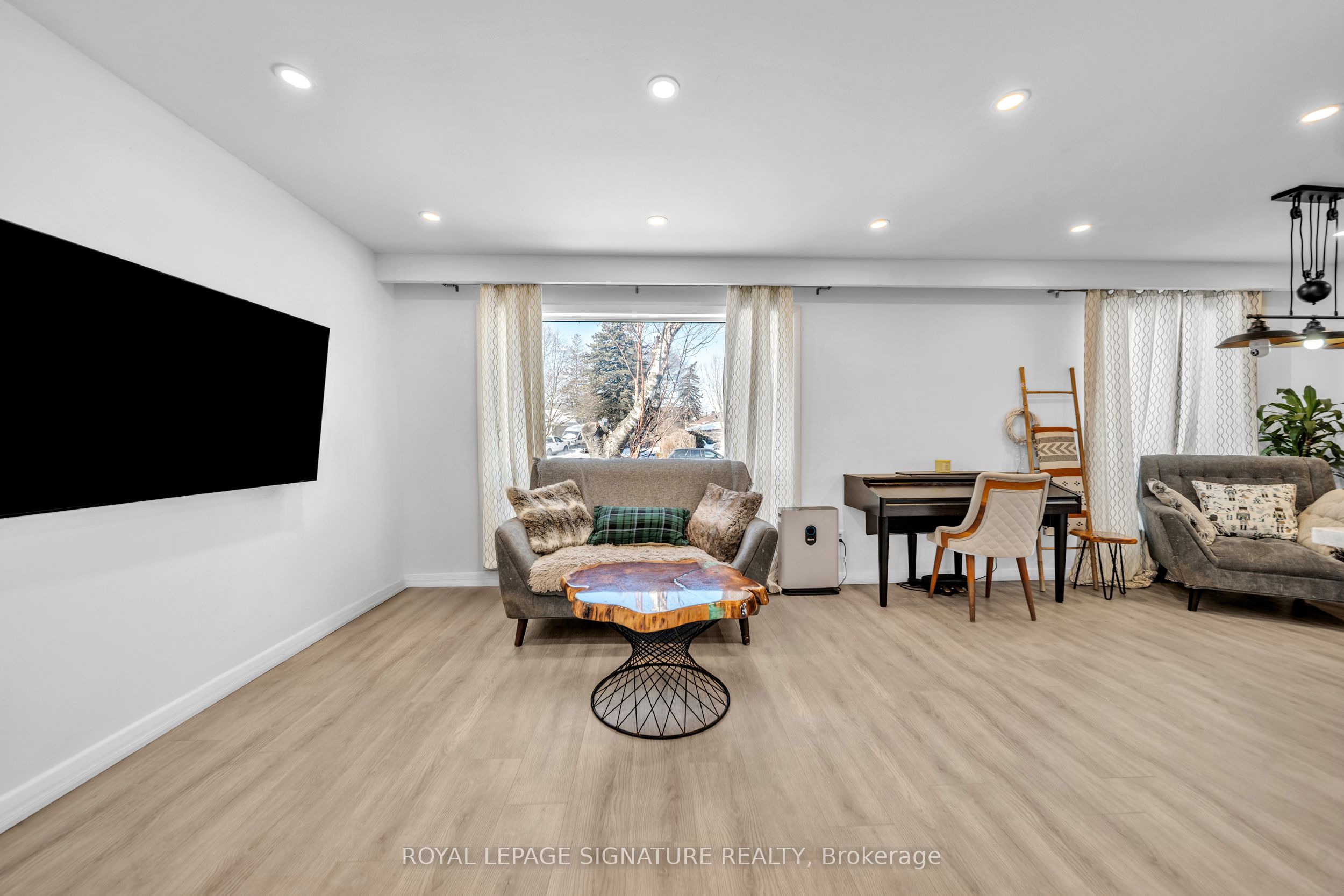 21 Huron Court Property Photo 6
