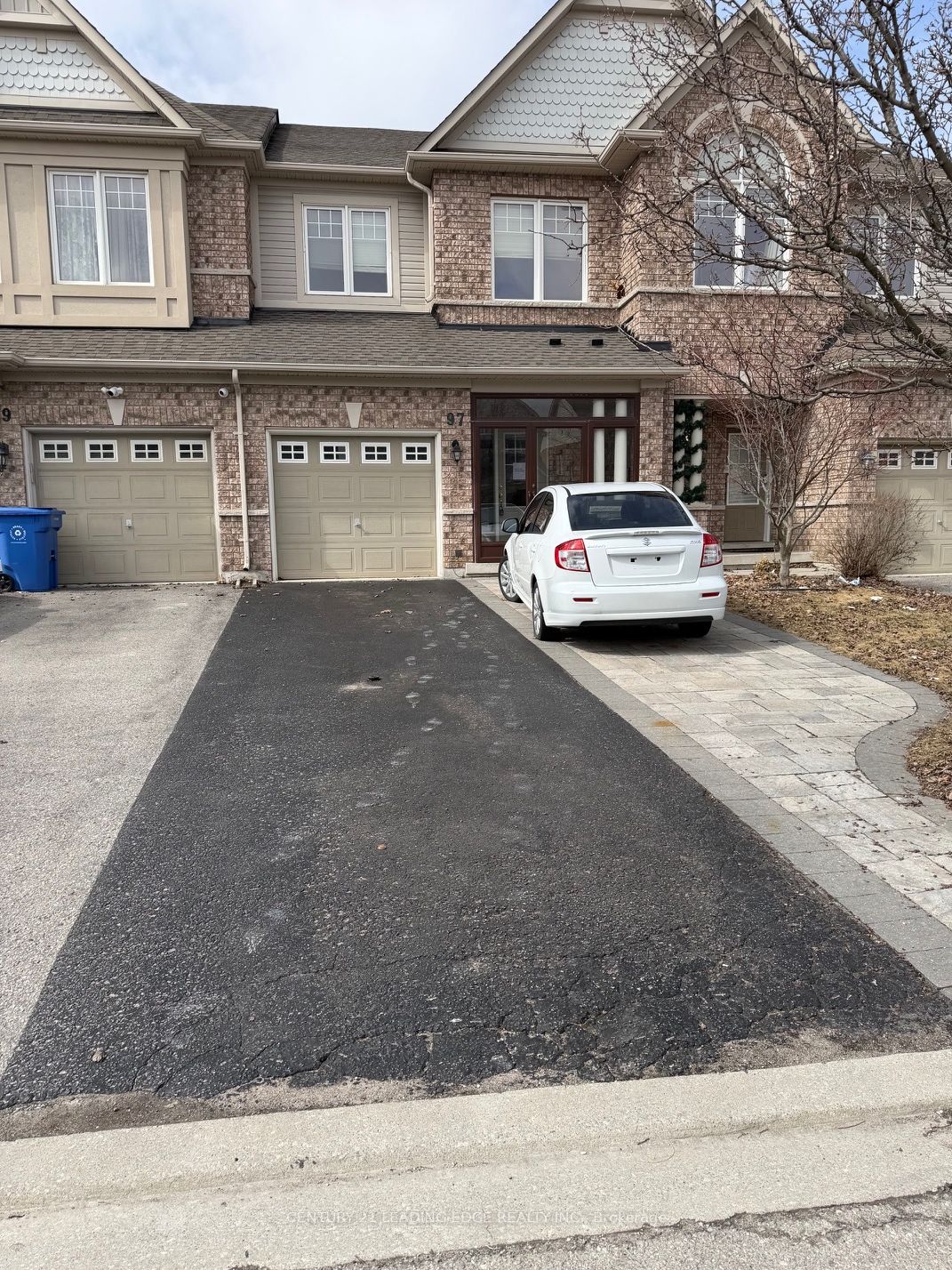 97 Thatcher Crescent Property Photo 1