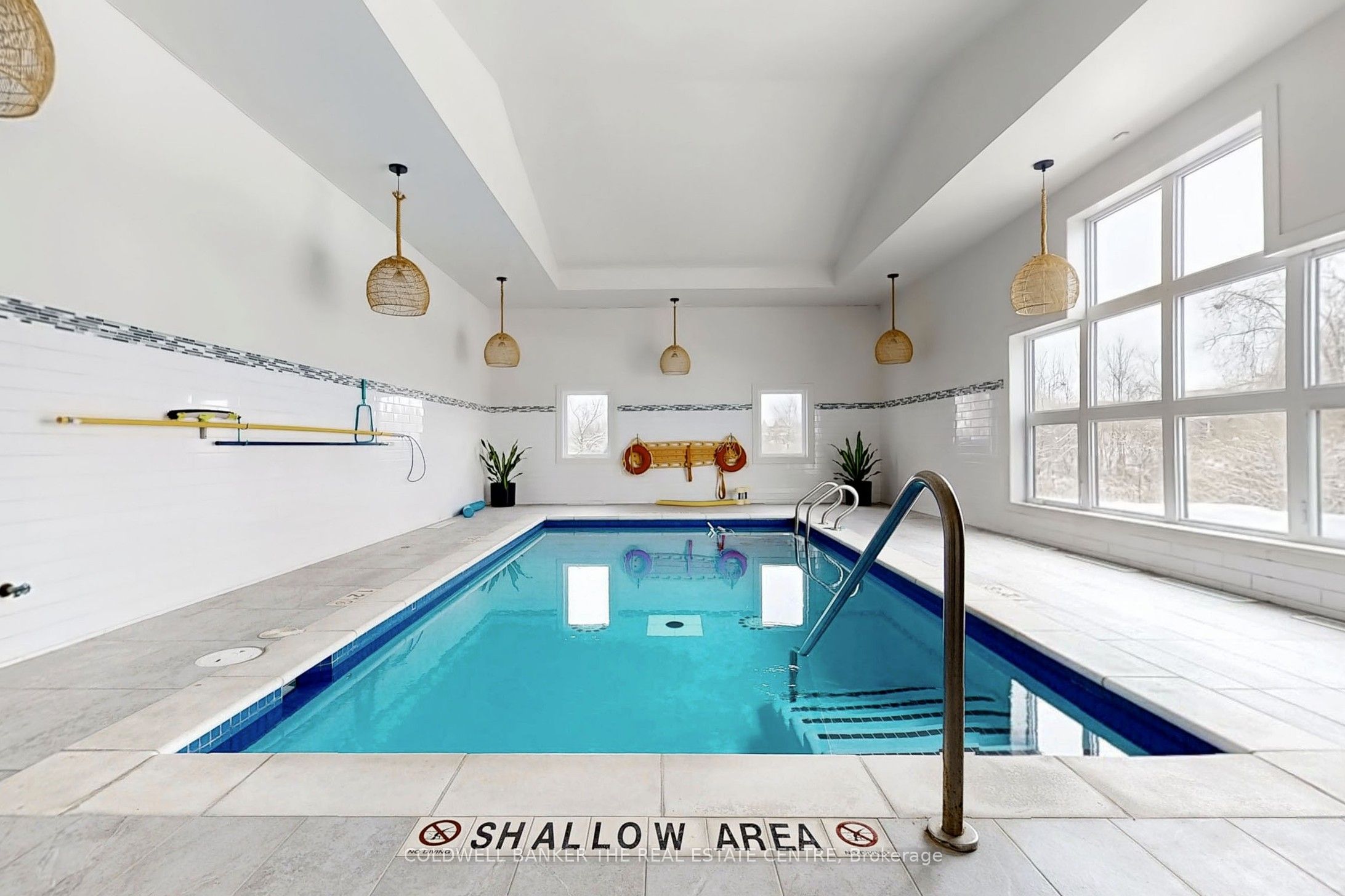 543 The Queensway N/a S Property Photo 13