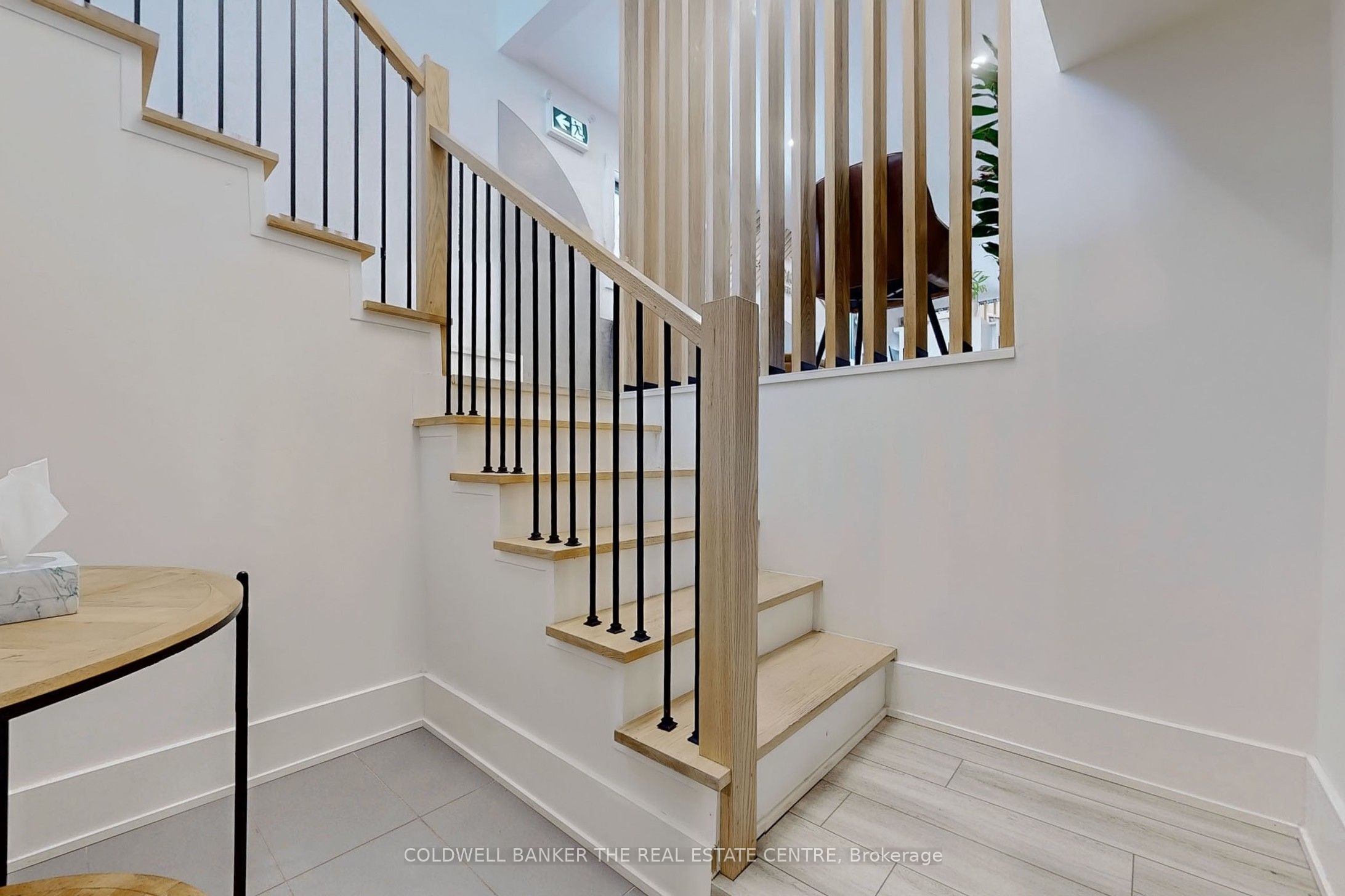 543 The Queensway N/a S Property Photo 30
