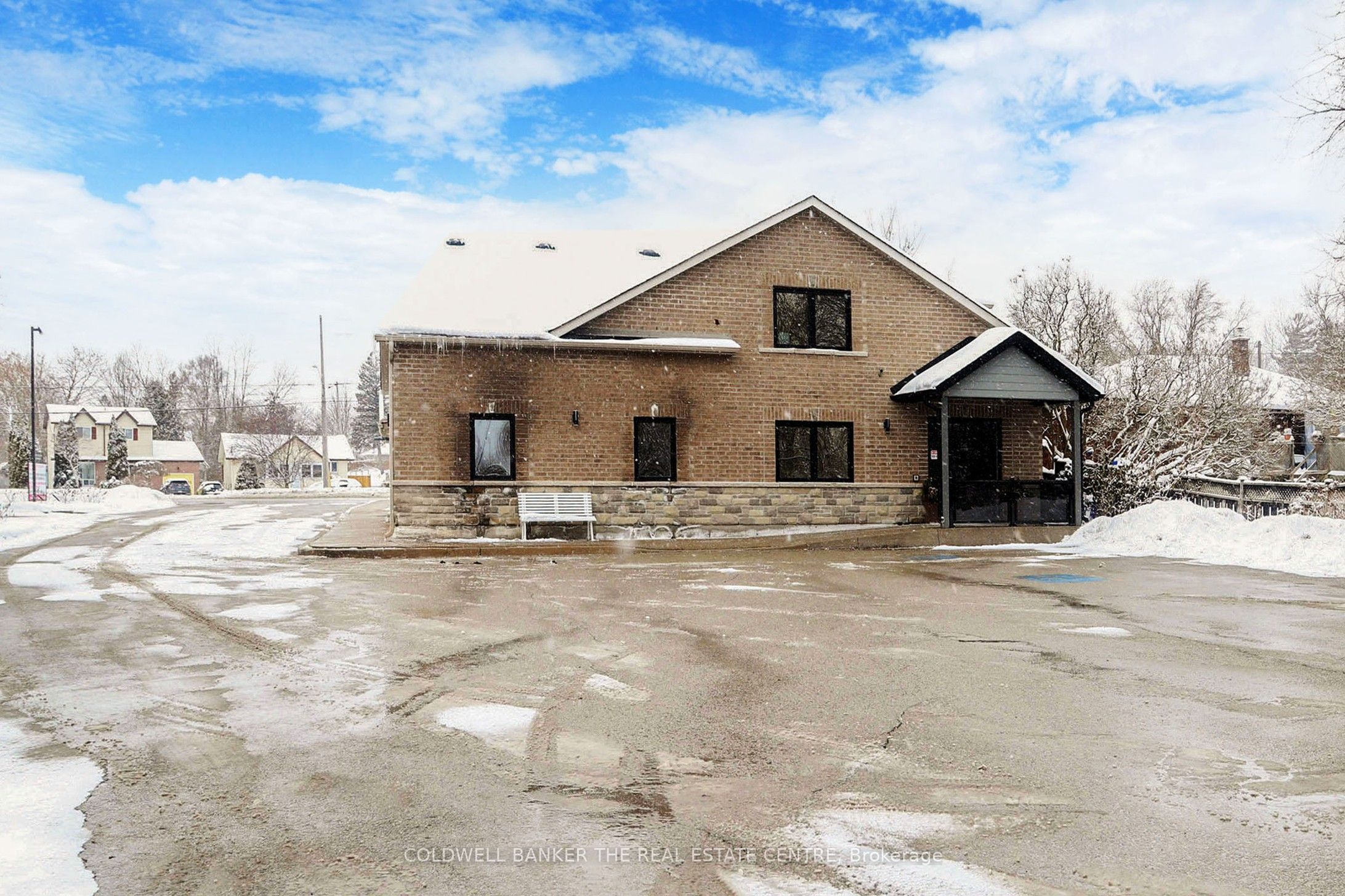 543 The Queensway N/a S Property Photo 35