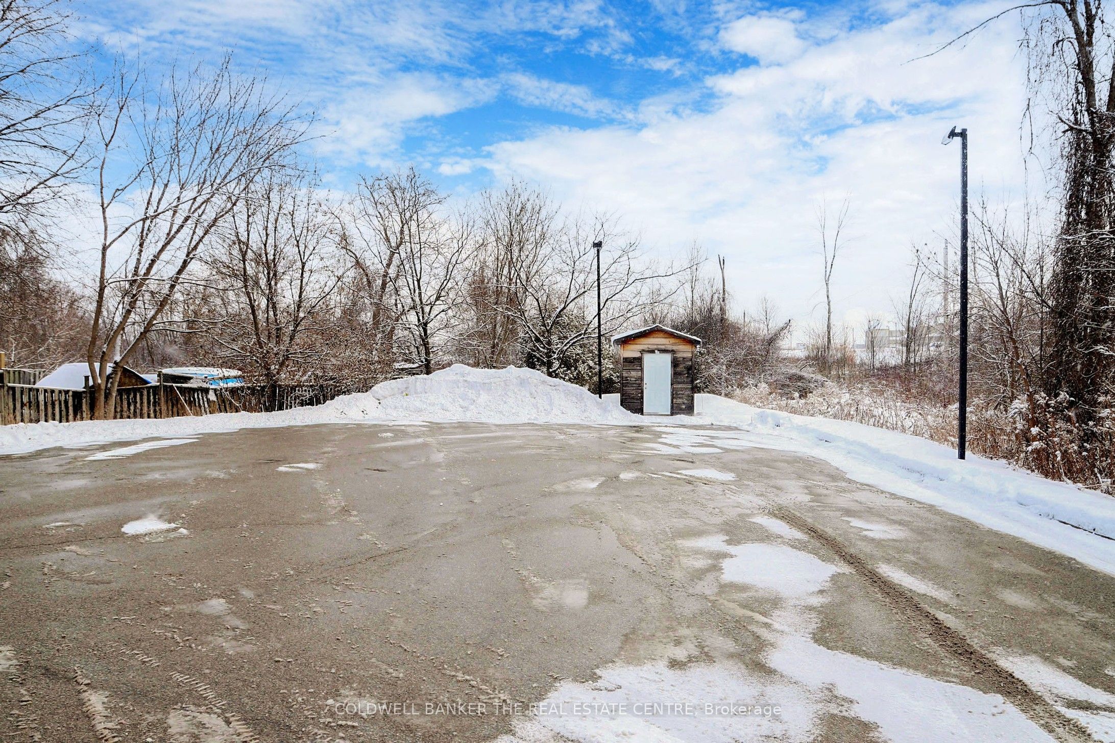 543 The Queensway N/a S Property Photo 38
