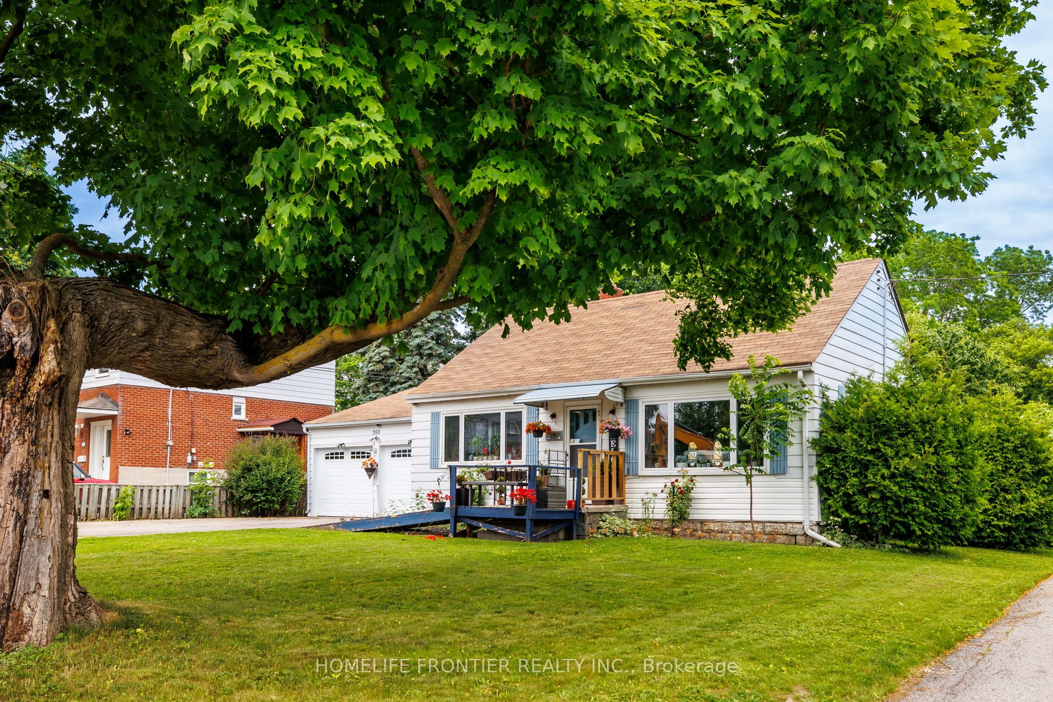 593 Watson Avenue Property Photo 1