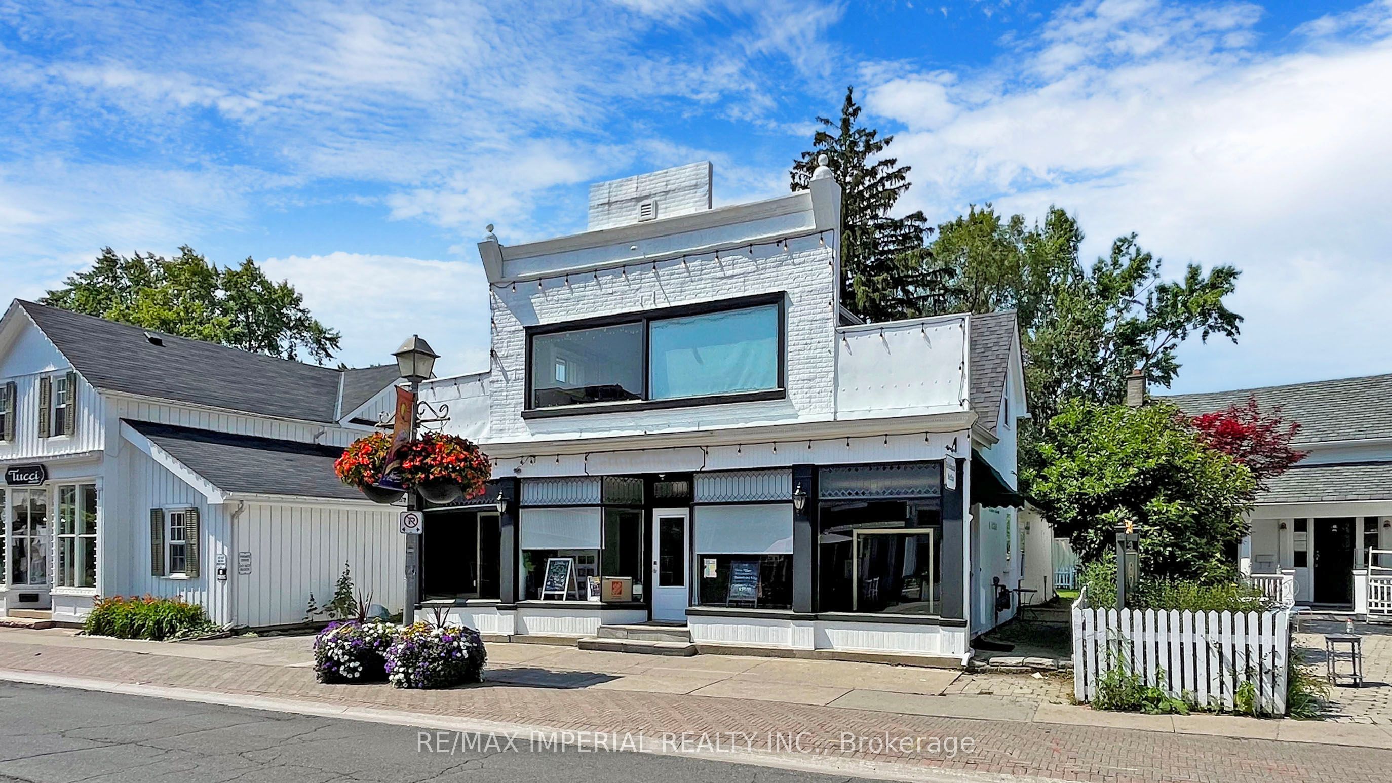 156 Main St Unionville Property Photo 2