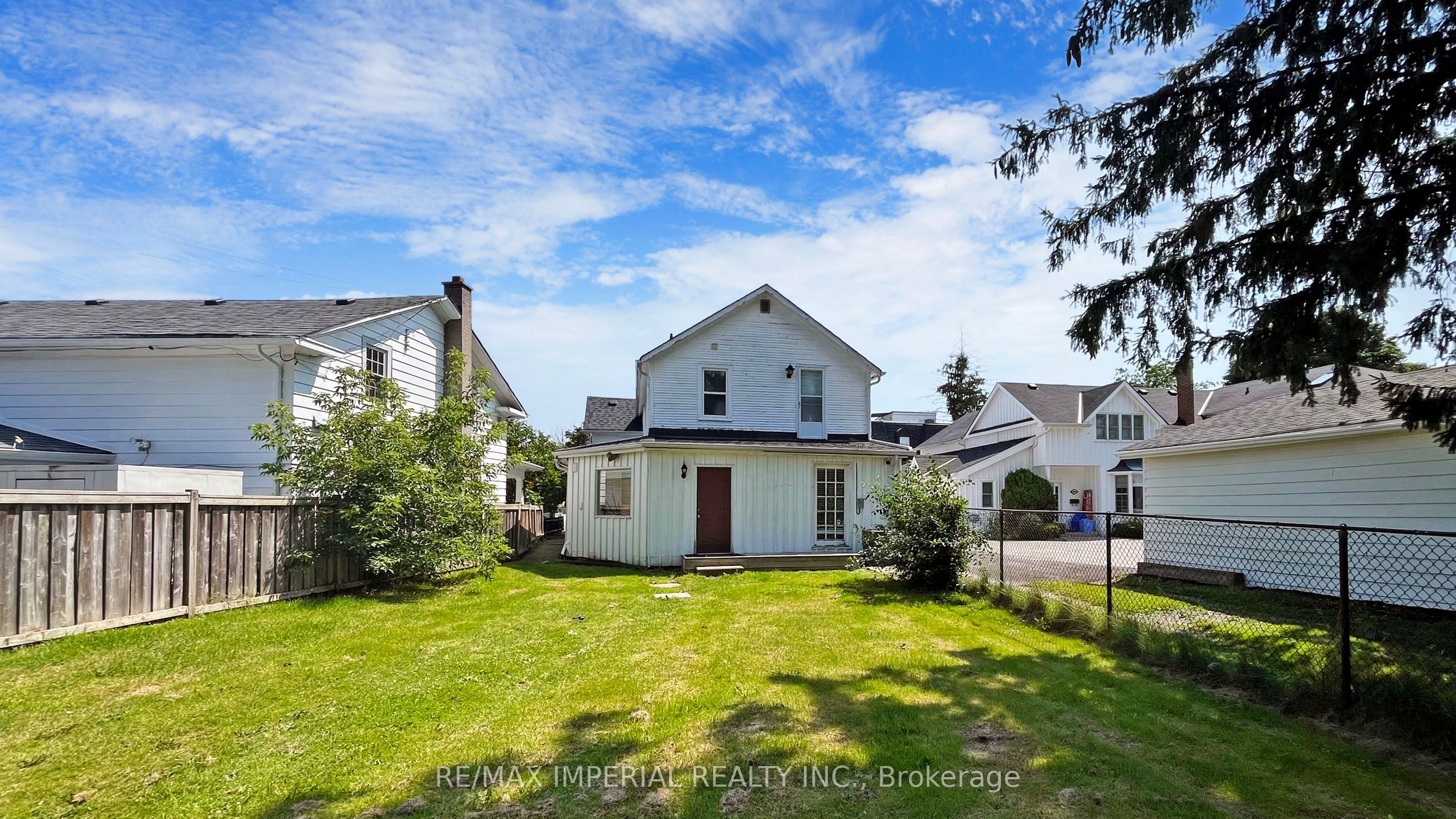 156 Main St Unionville Property Photo 40
