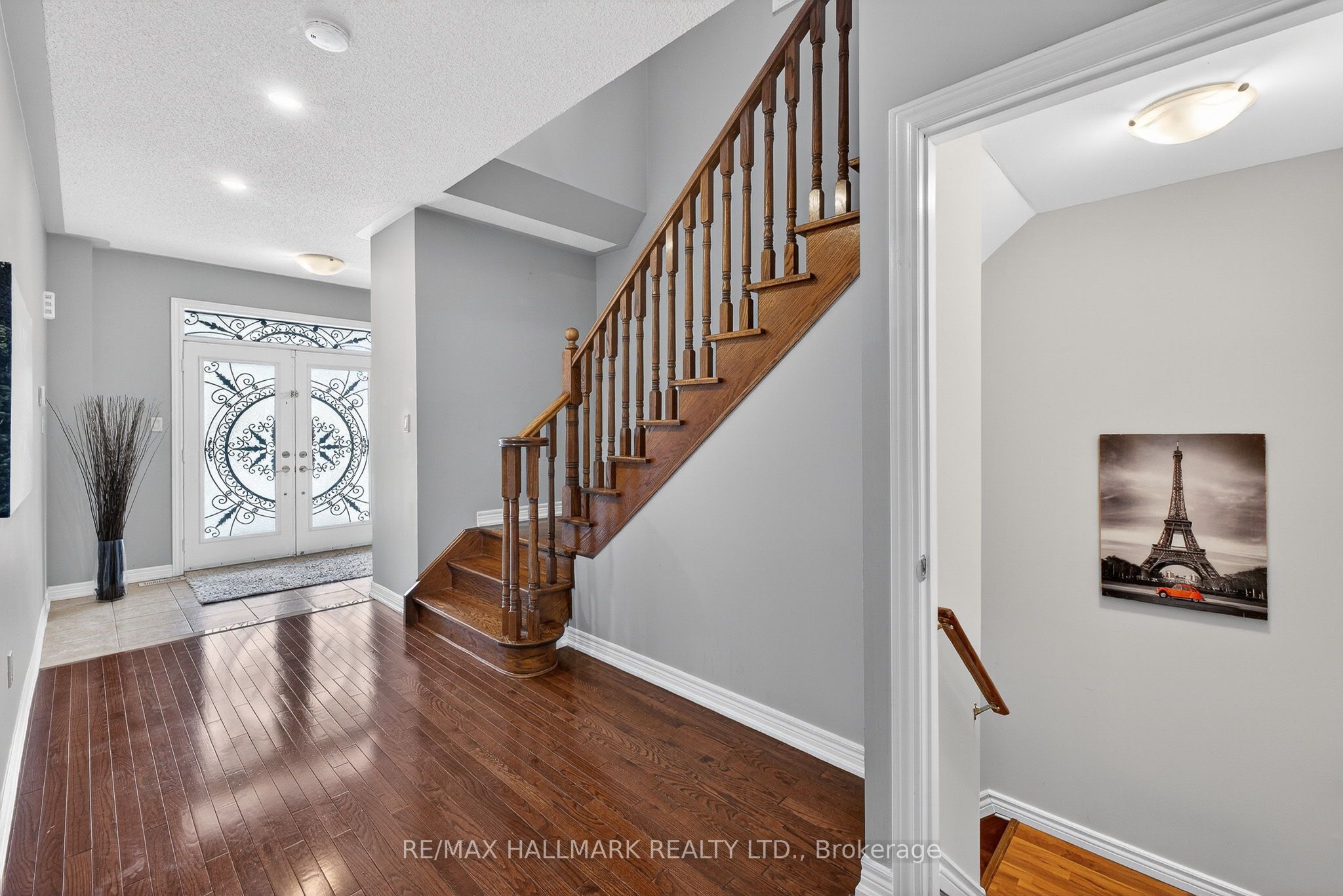 77 Maurier Boulevard Property Photo 2