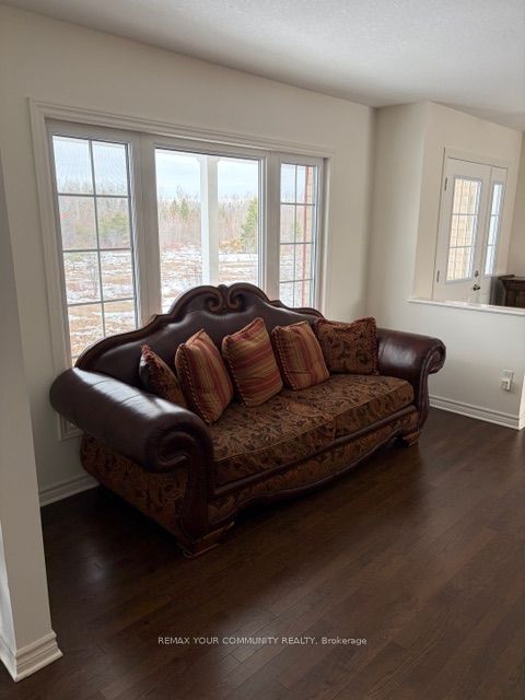 31750 Simcoe Street Property Photo 11