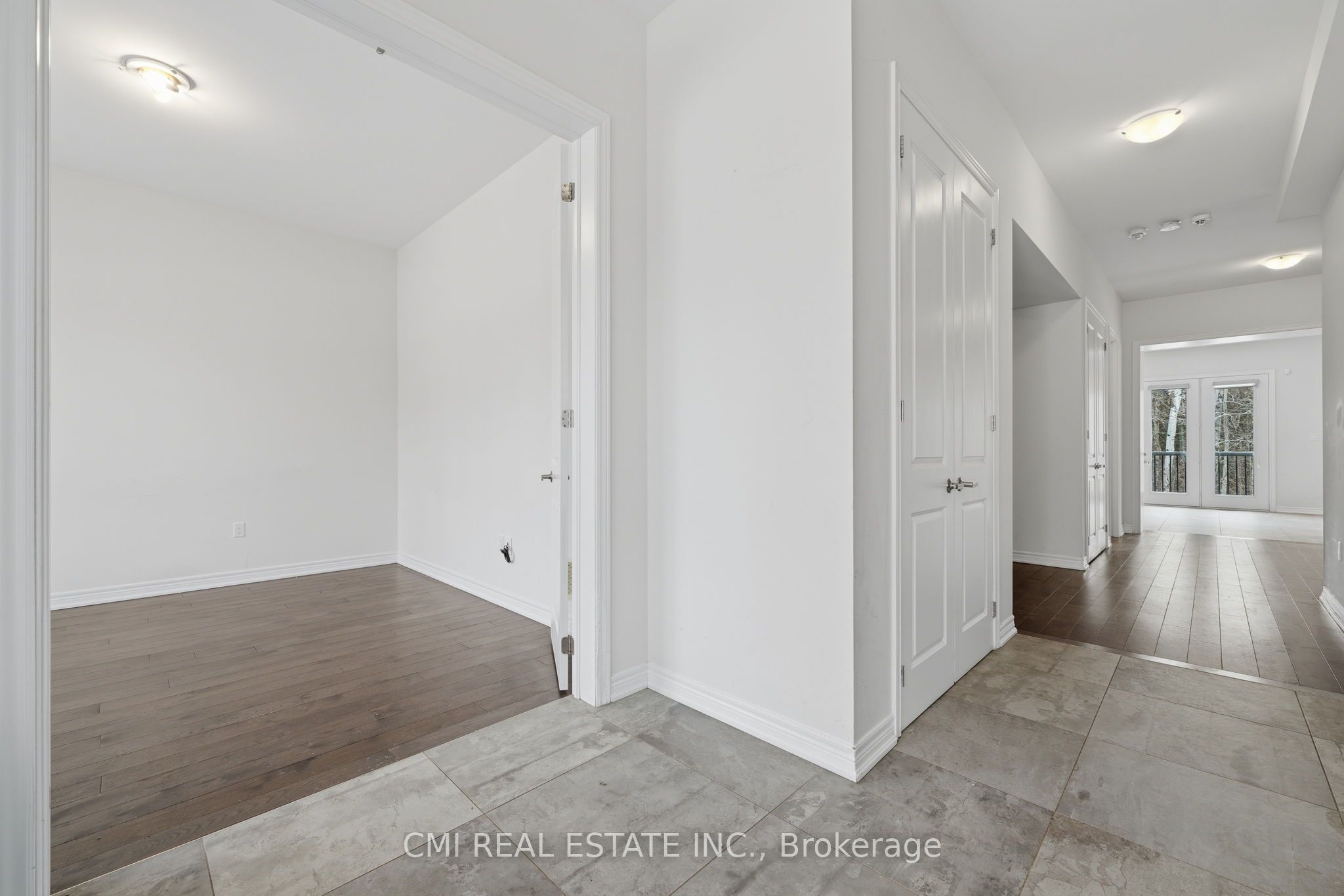 1659 Emberton Way Property Photo 7
