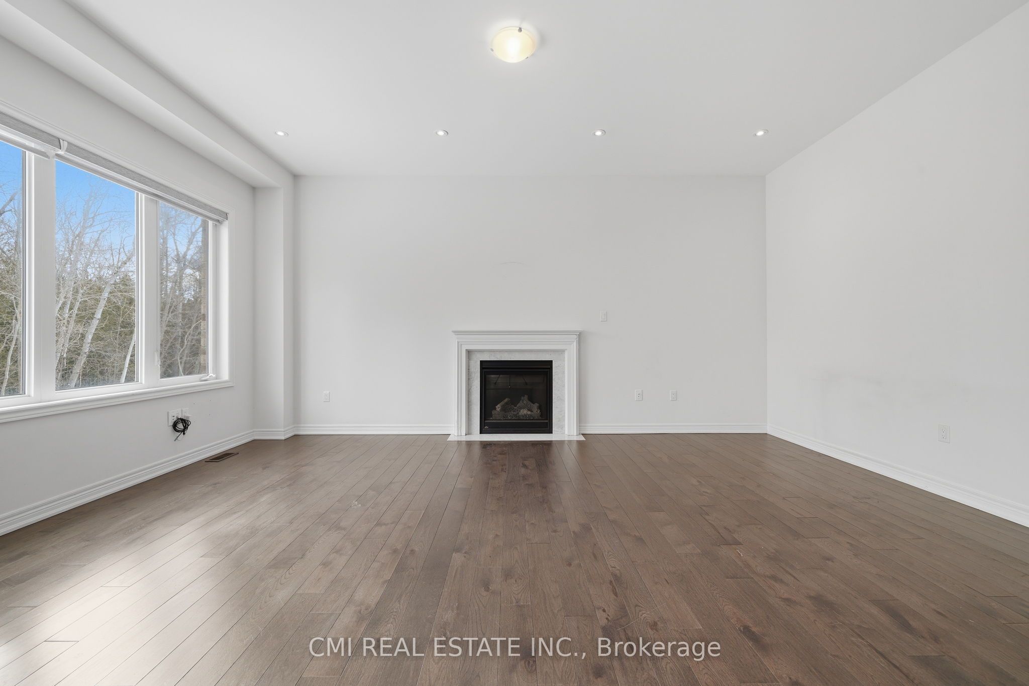 1659 Emberton Way Property Photo 8